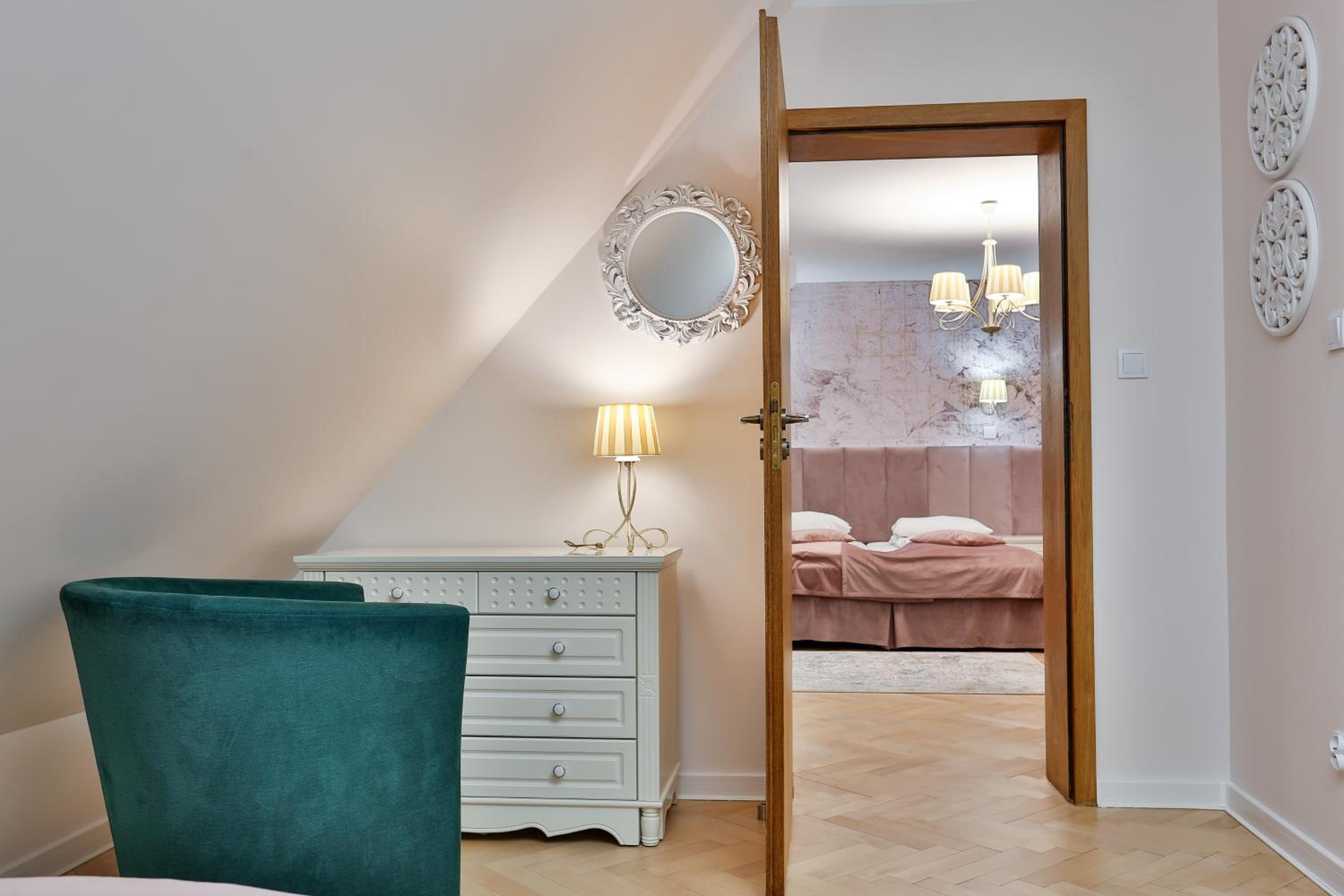 Two-Bedroom Apartment - Photo 3