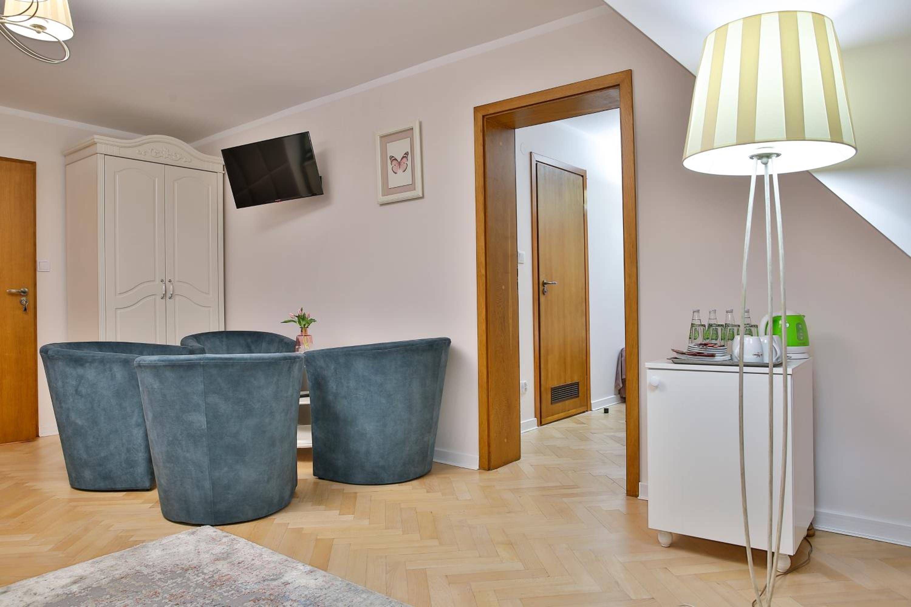 Two-Bedroom Apartment - Photo 12