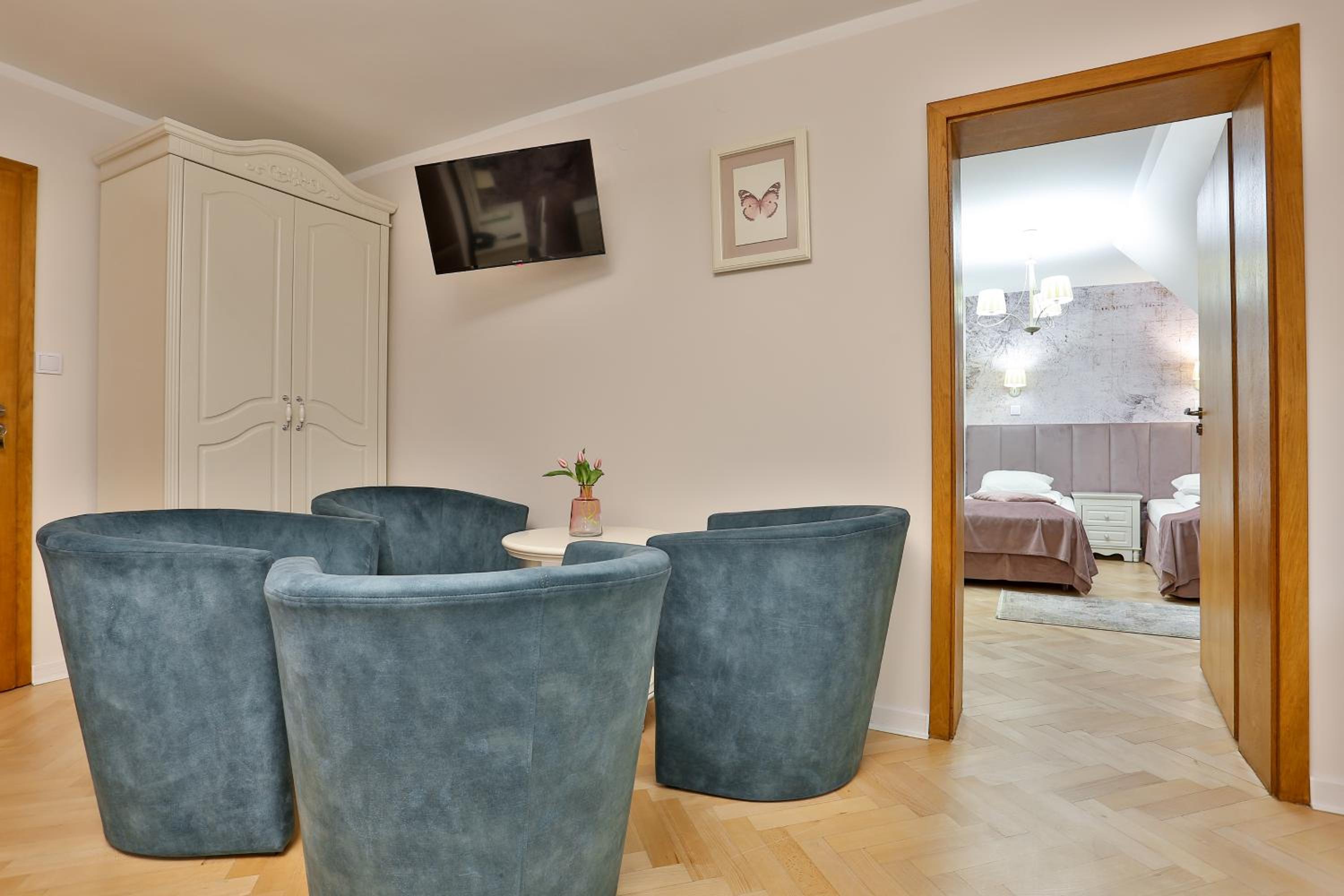 Two-Bedroom Apartment - Photo 8