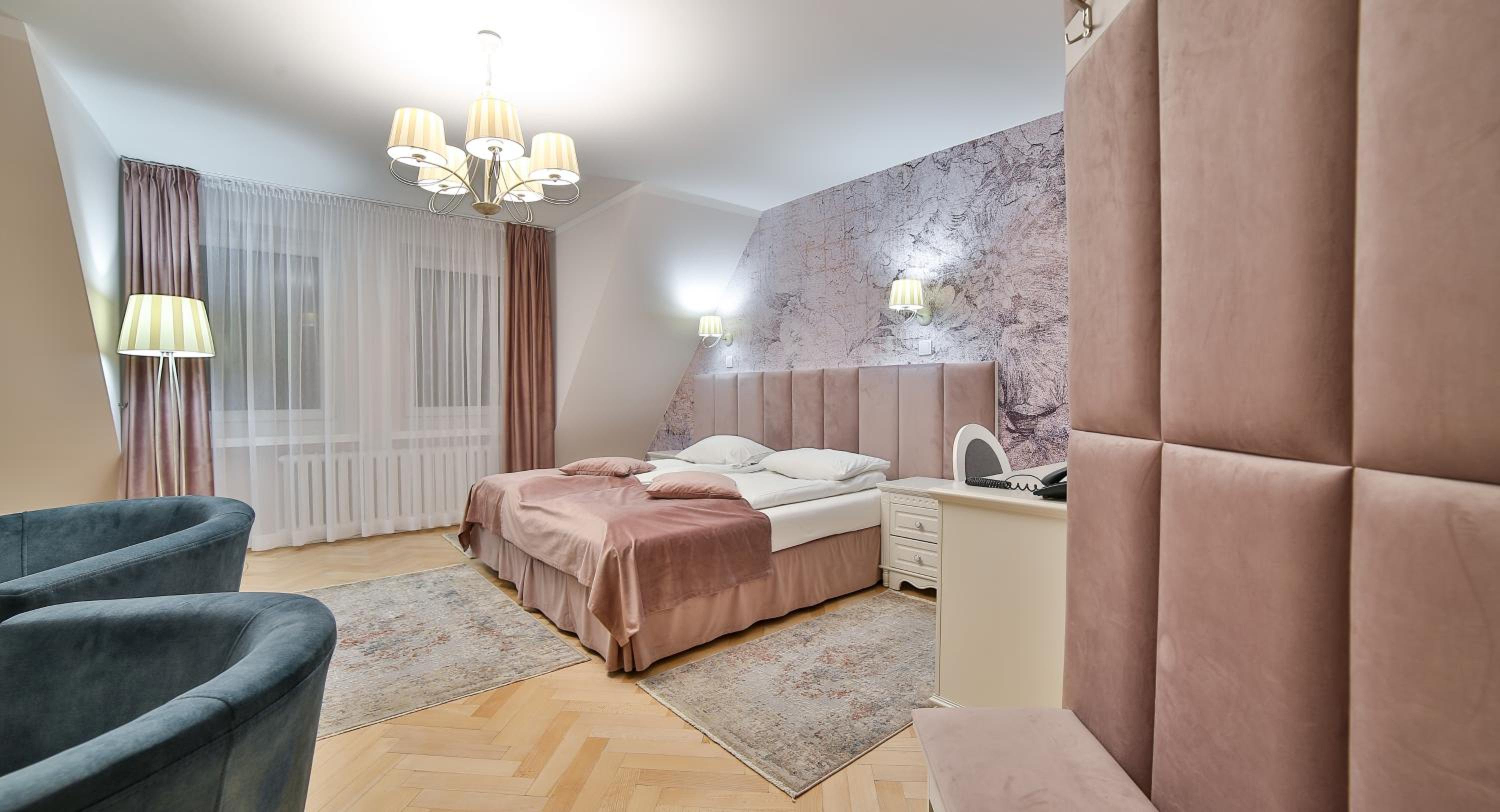 Two-Bedroom Apartment - Photo 29