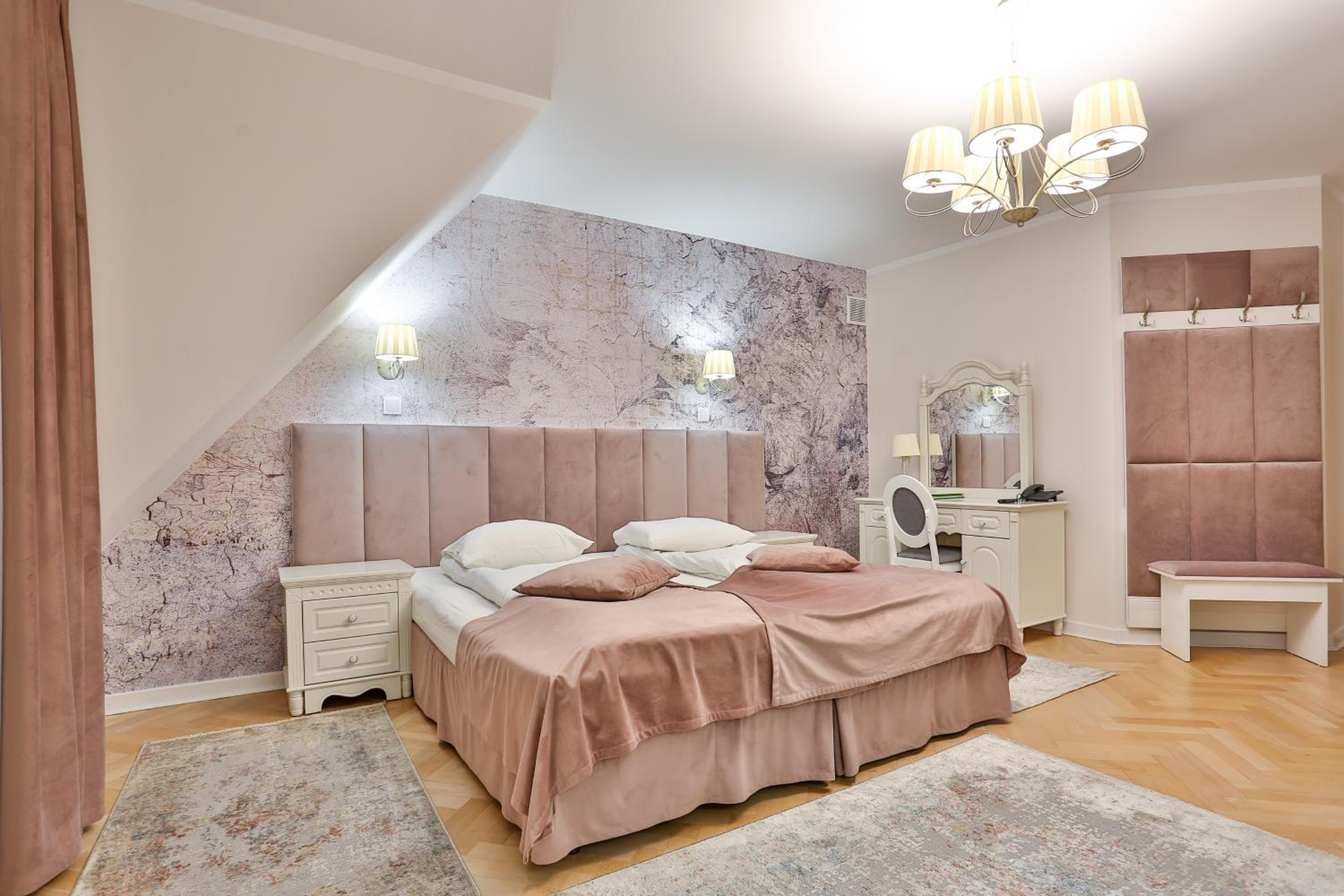Two-Bedroom Apartment - Photo 25