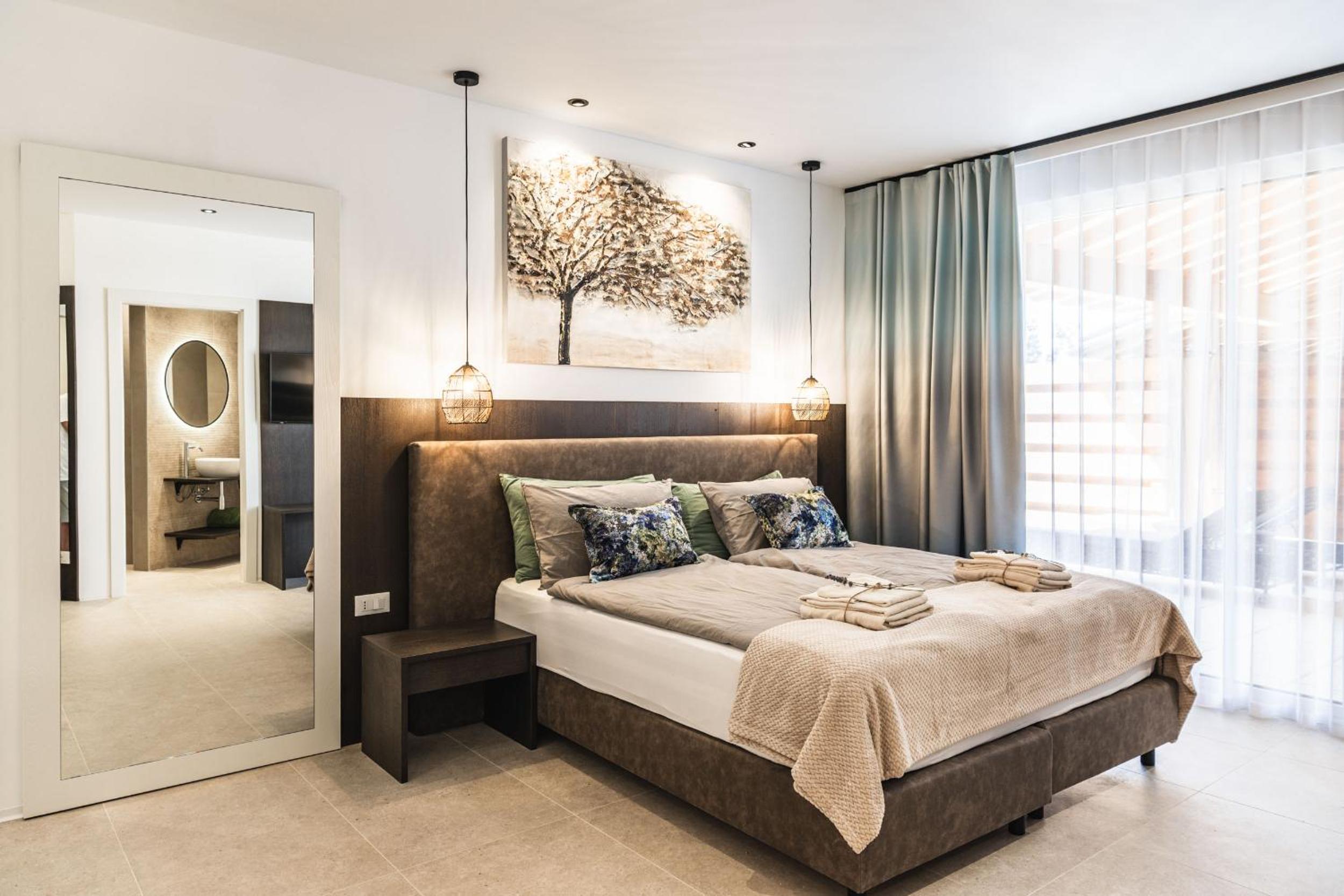 Two-Bedroom Apartment with Lake View photo 3