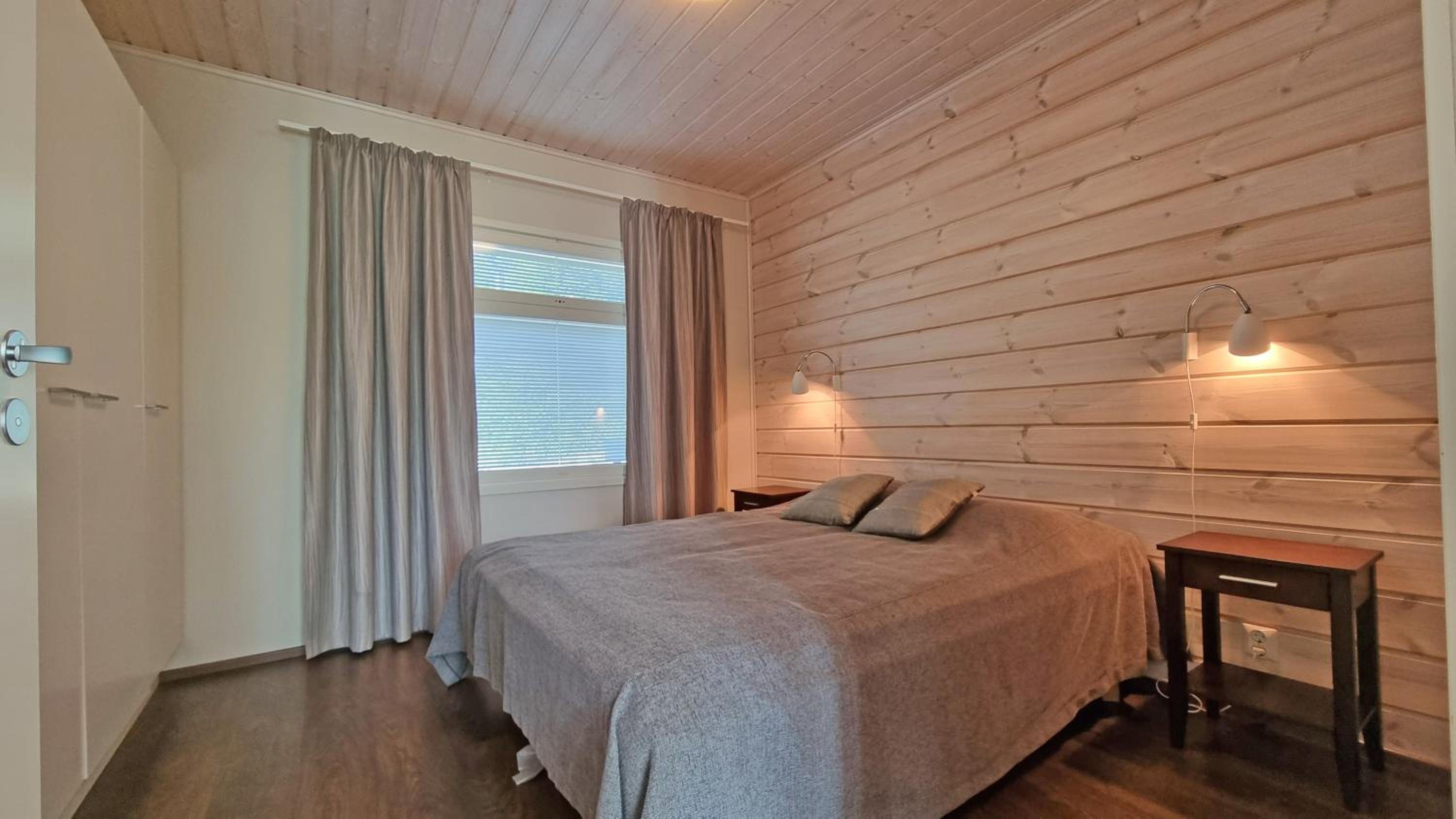 Two-Bedroom House photo 3
