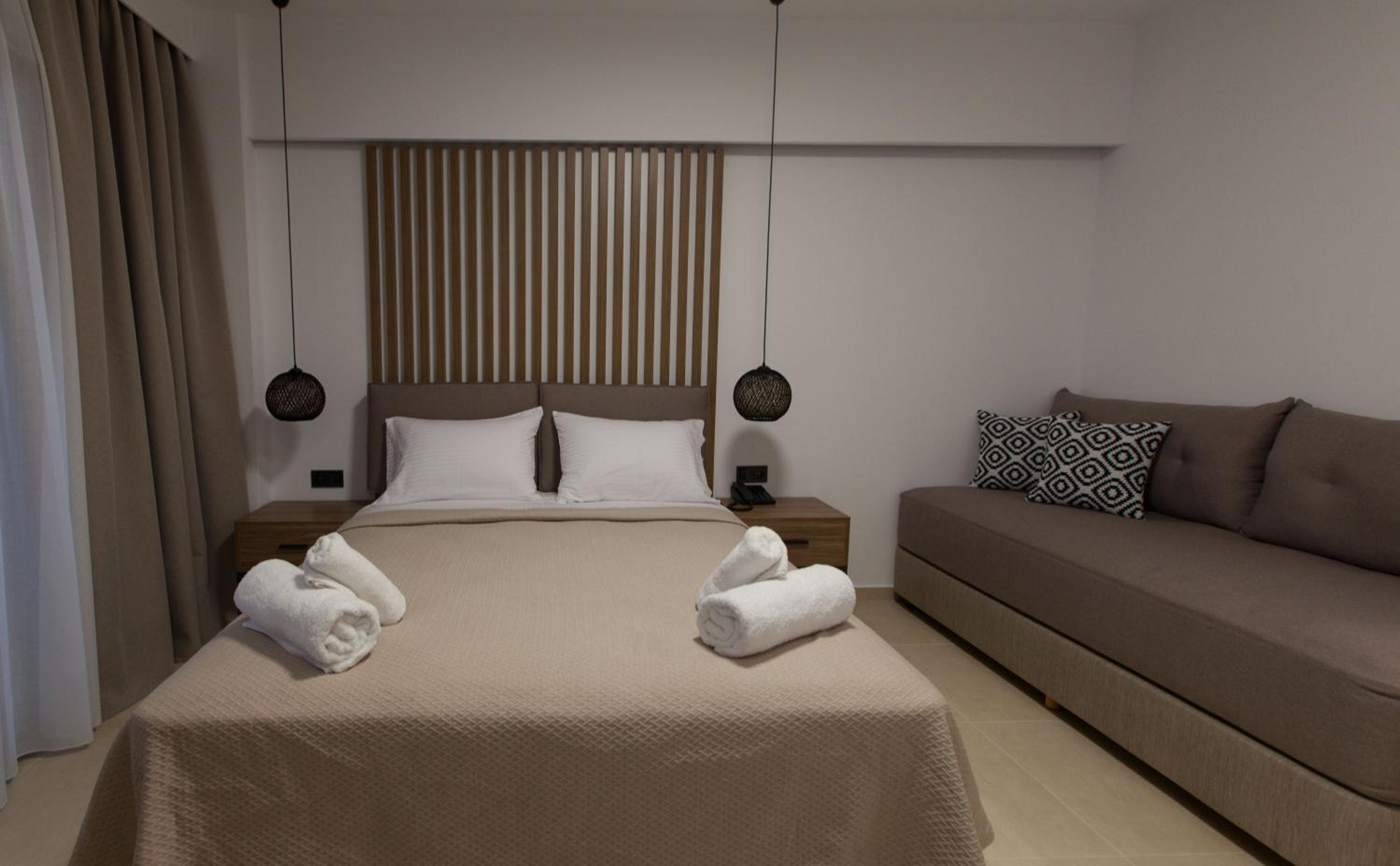 Triple Room with Pool View photo 2
