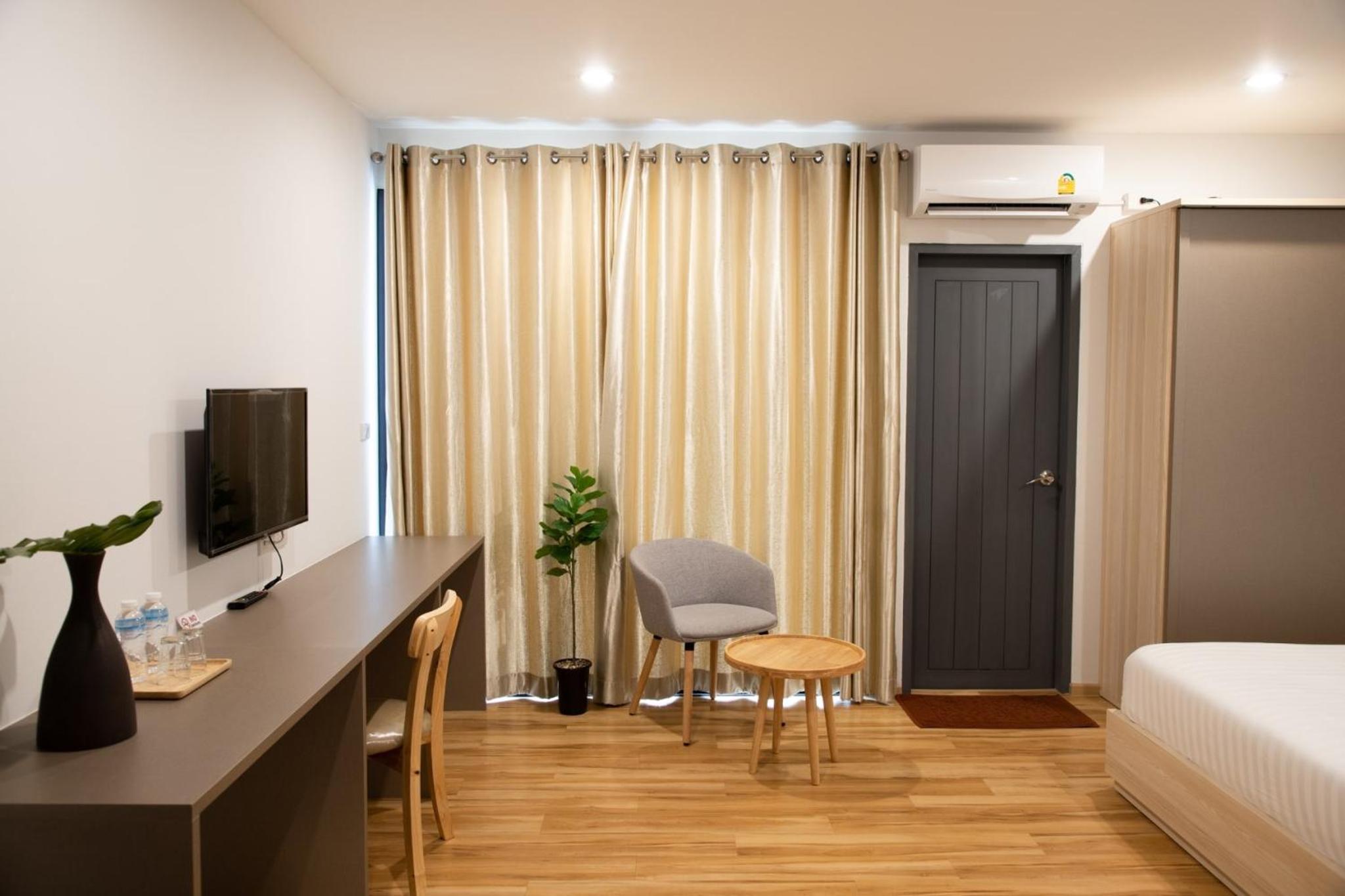 Single Room with Bathroom photo 3