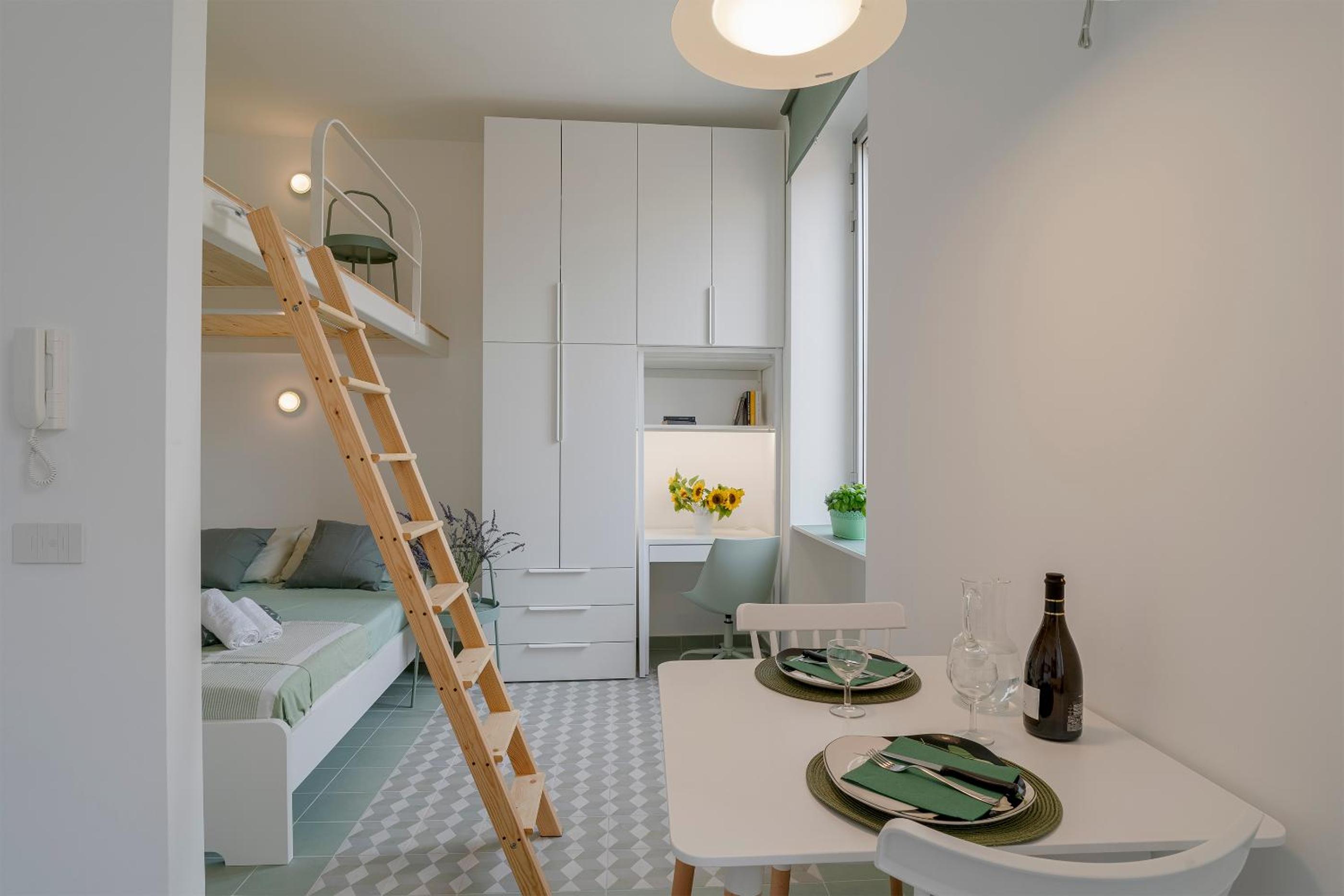 One-Bedroom Apartment