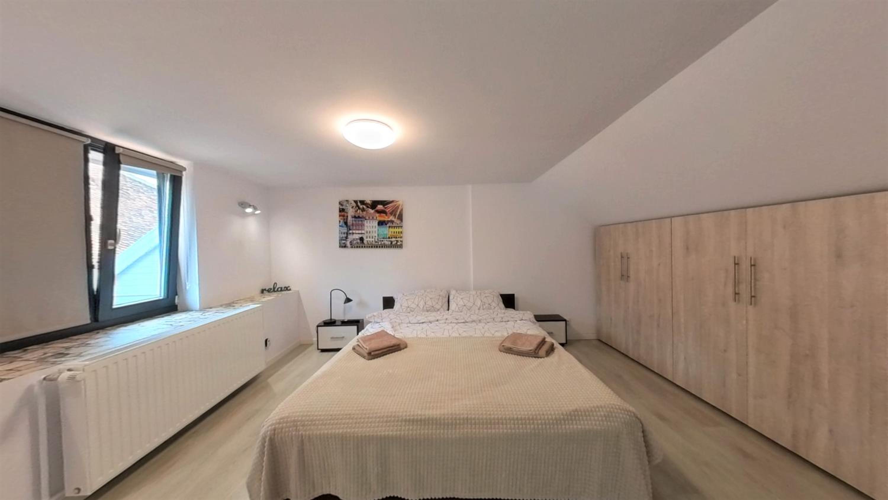 One-Bedroom Apartment 6