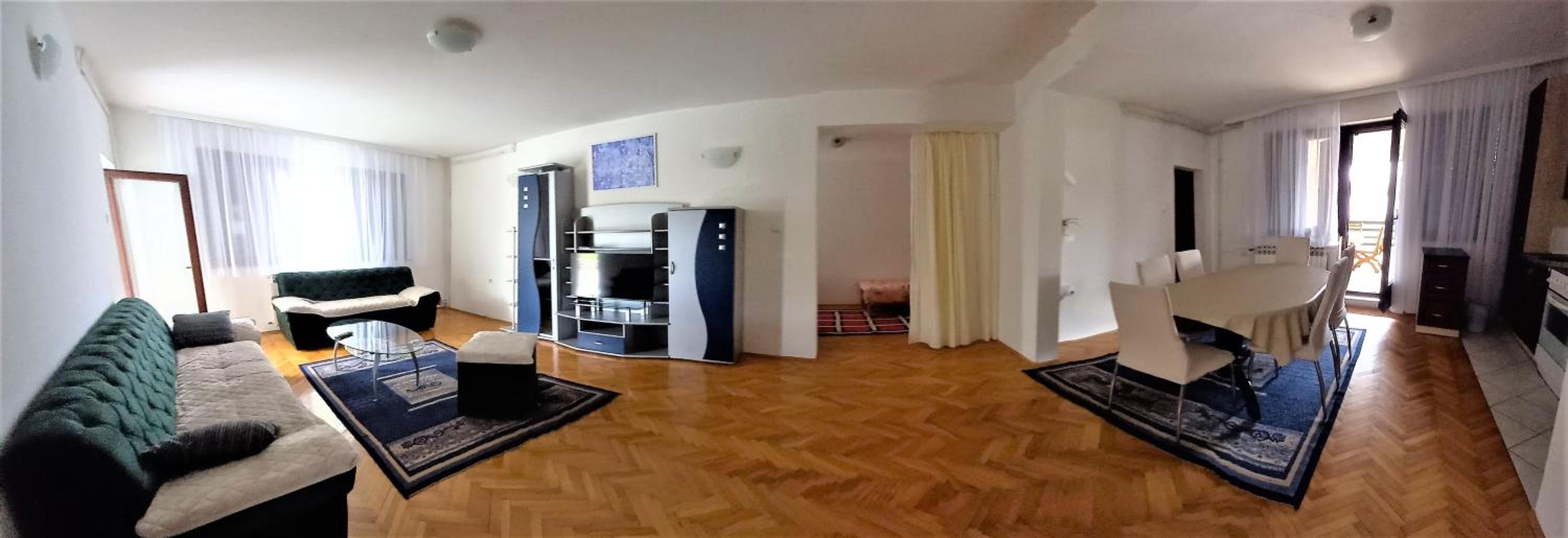 Four-Bedroom Apartment With Balcony  photo 1