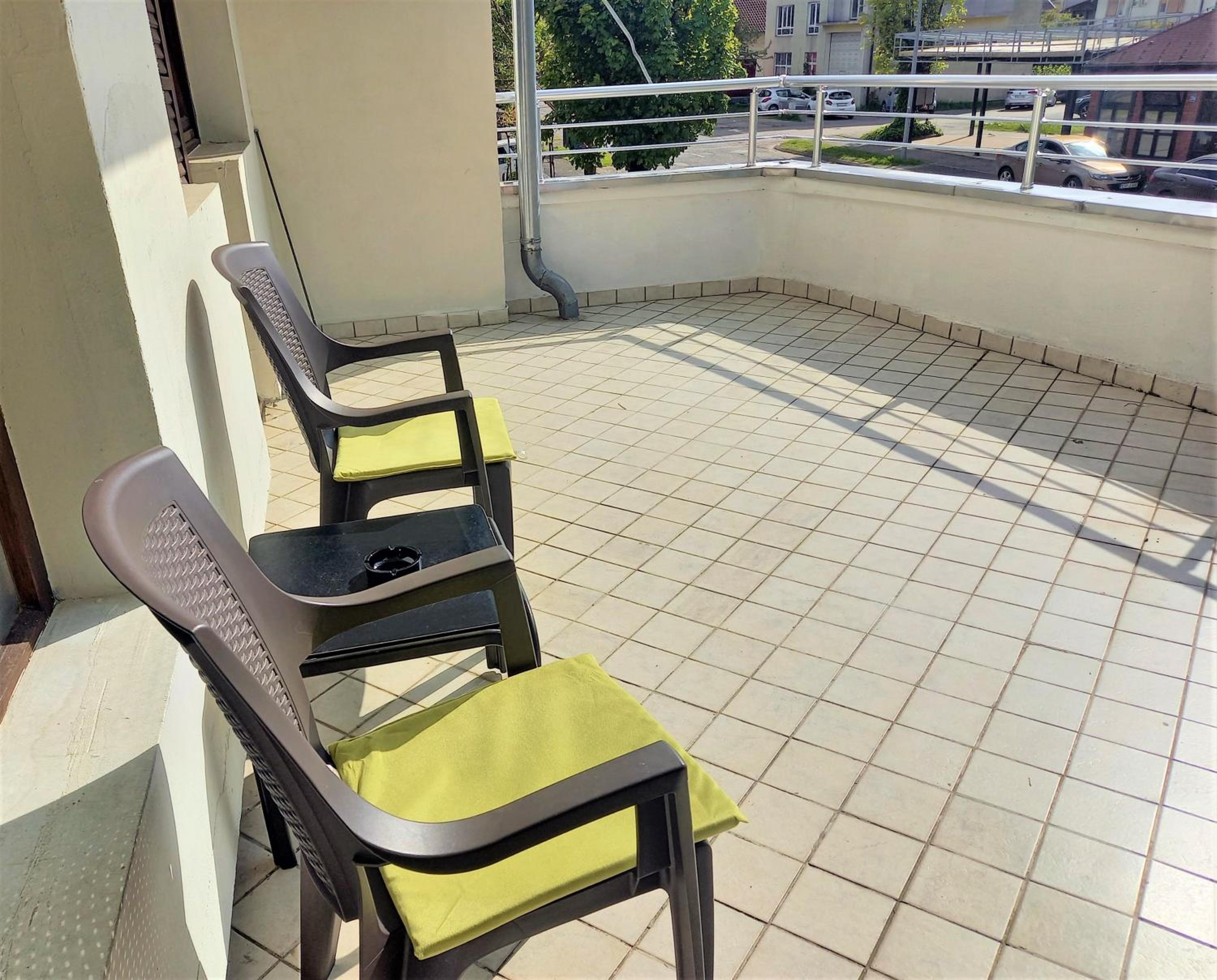 Four-Bedroom Apartment With Balcony  photo 2