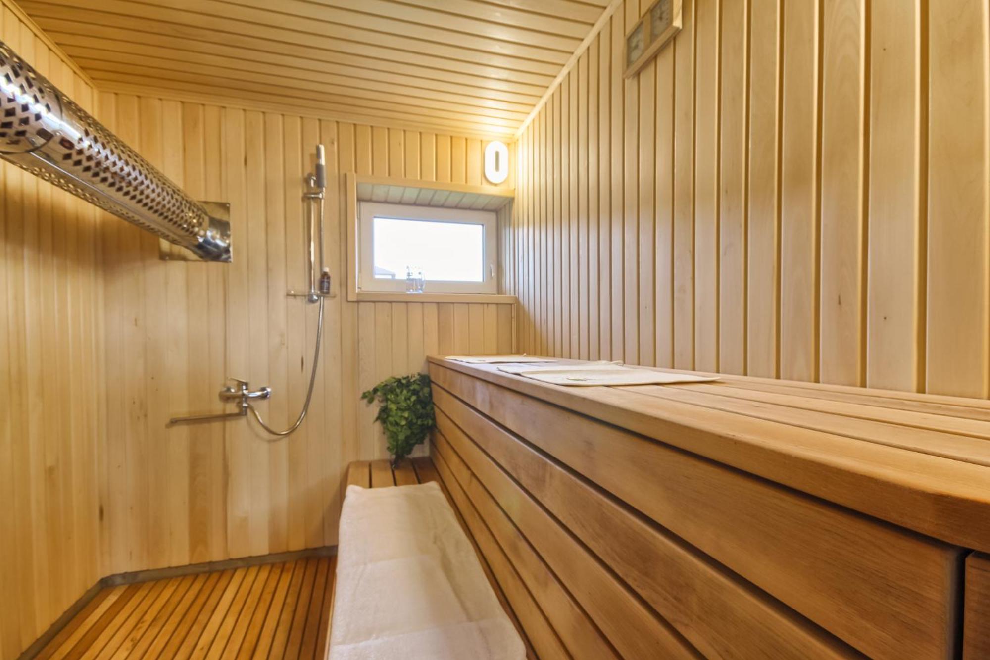 One-Bedroom House - Photo 38