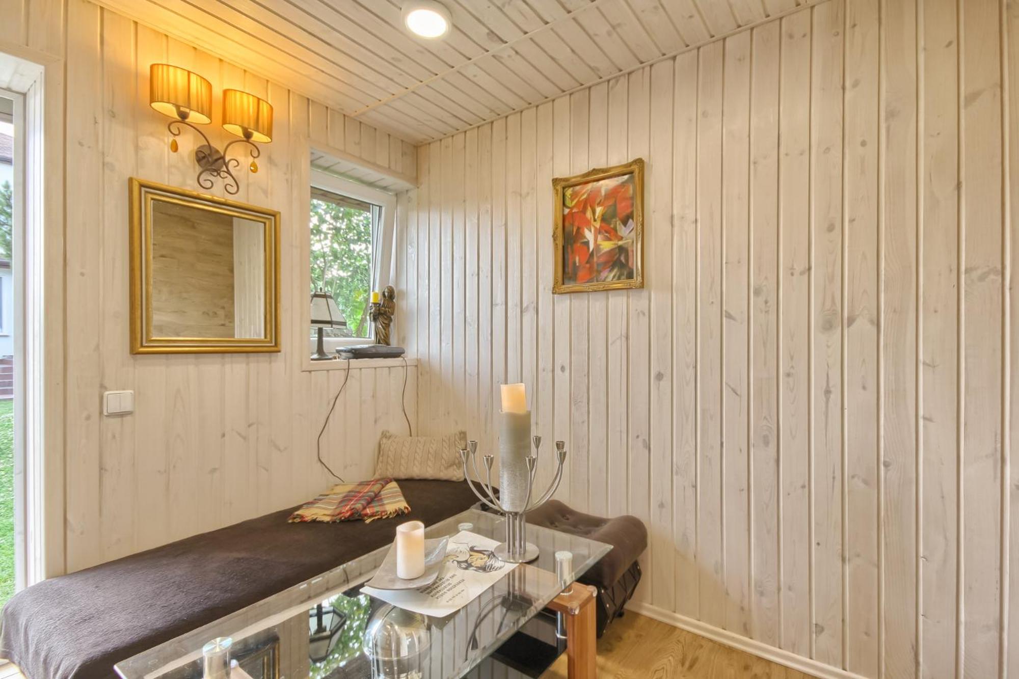 One-Bedroom House - Photo 40