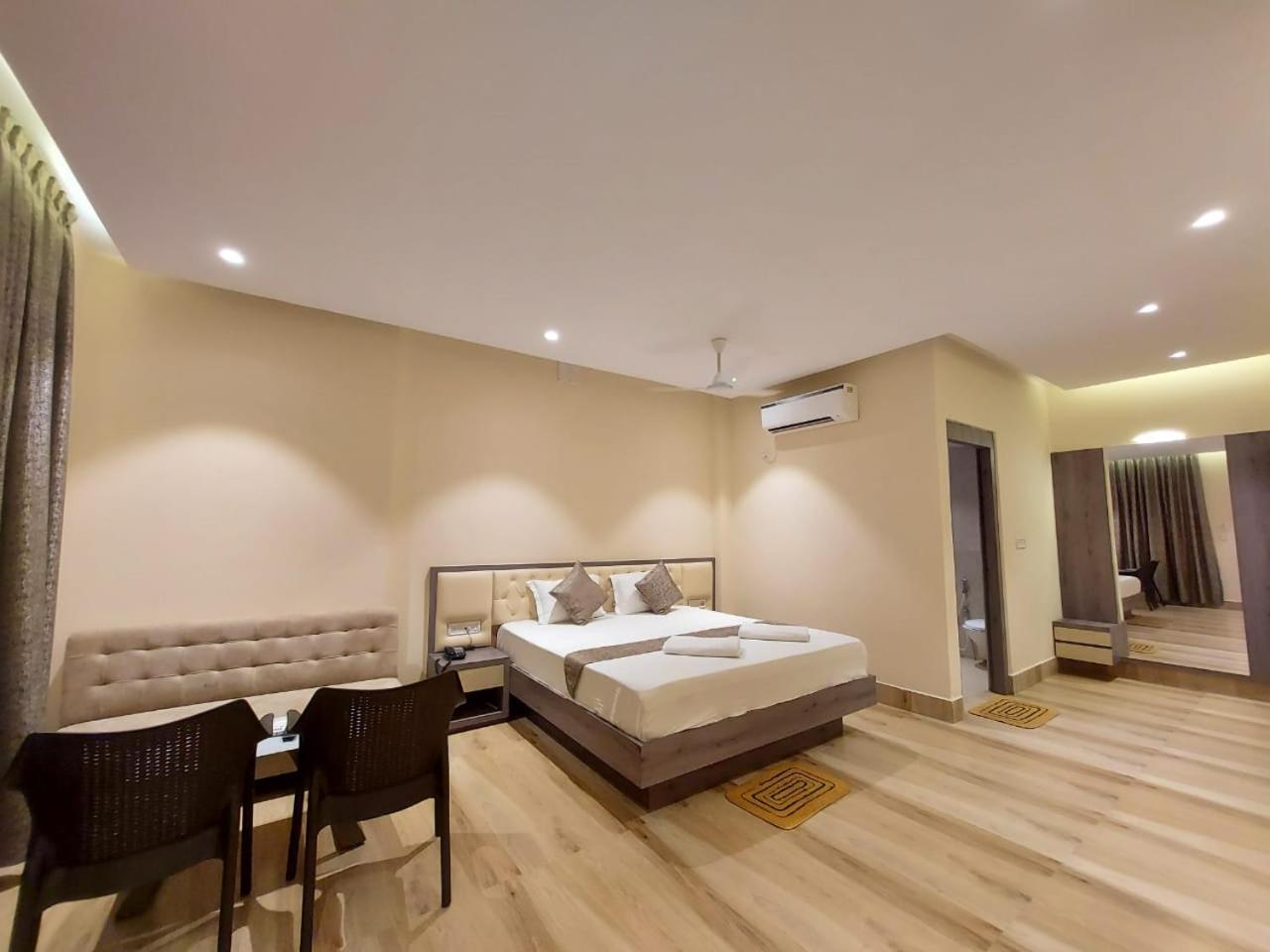 Platinum Room