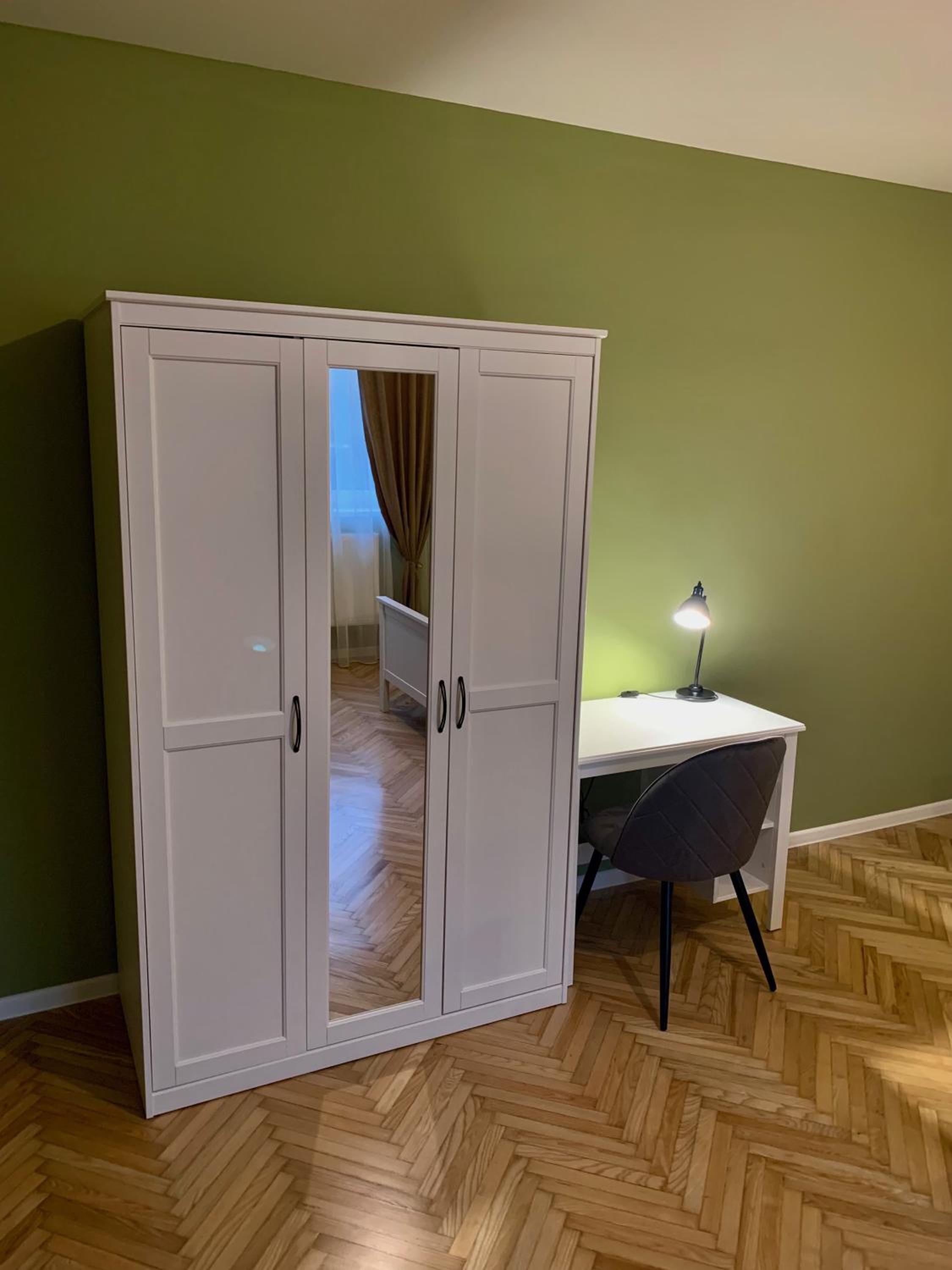 One-Bedroom Apartment - Photo 8