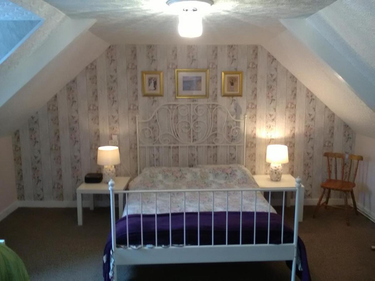 Double Room with Shared Shower