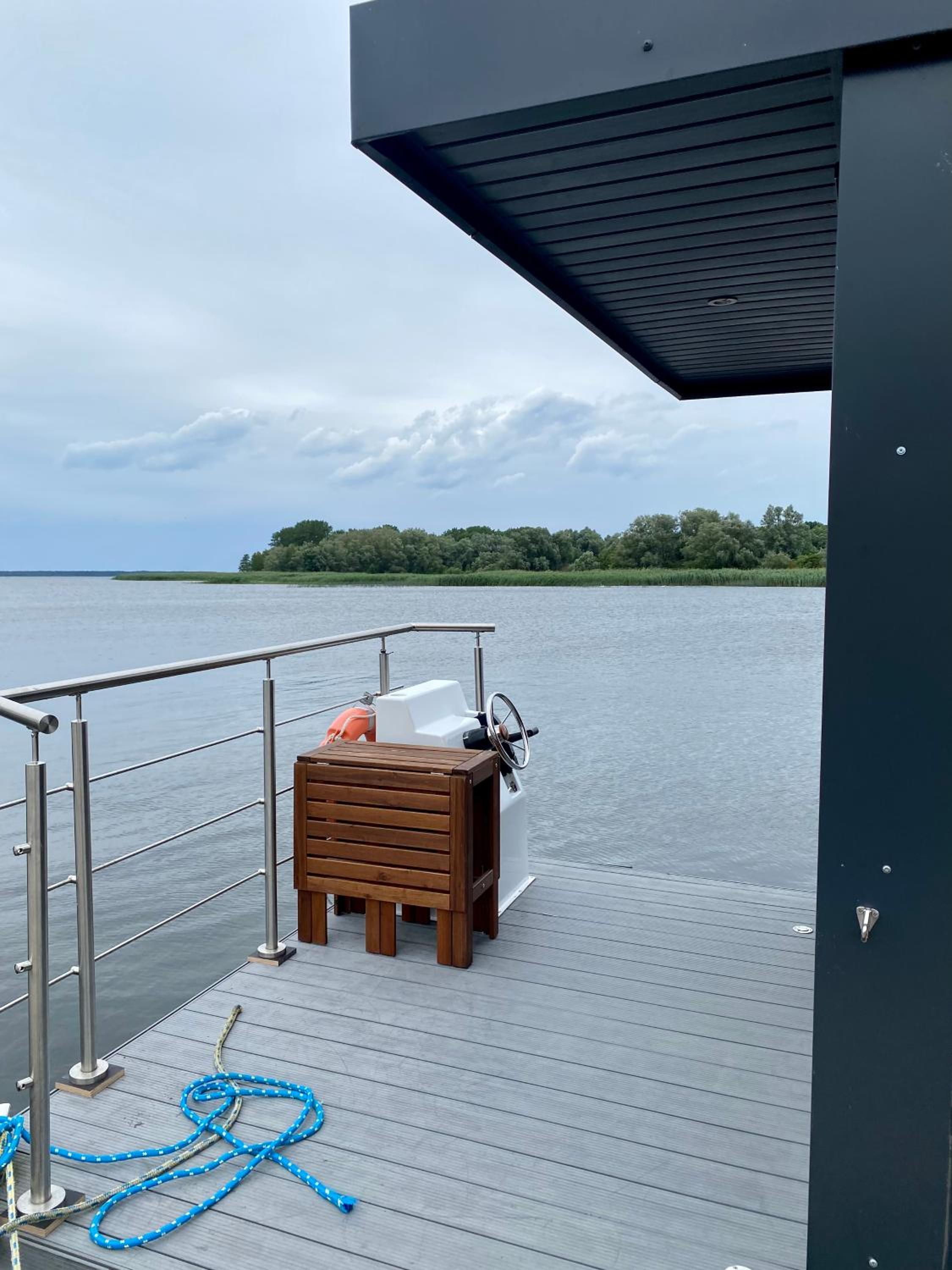 Floating Houseboat Julietta photo 2