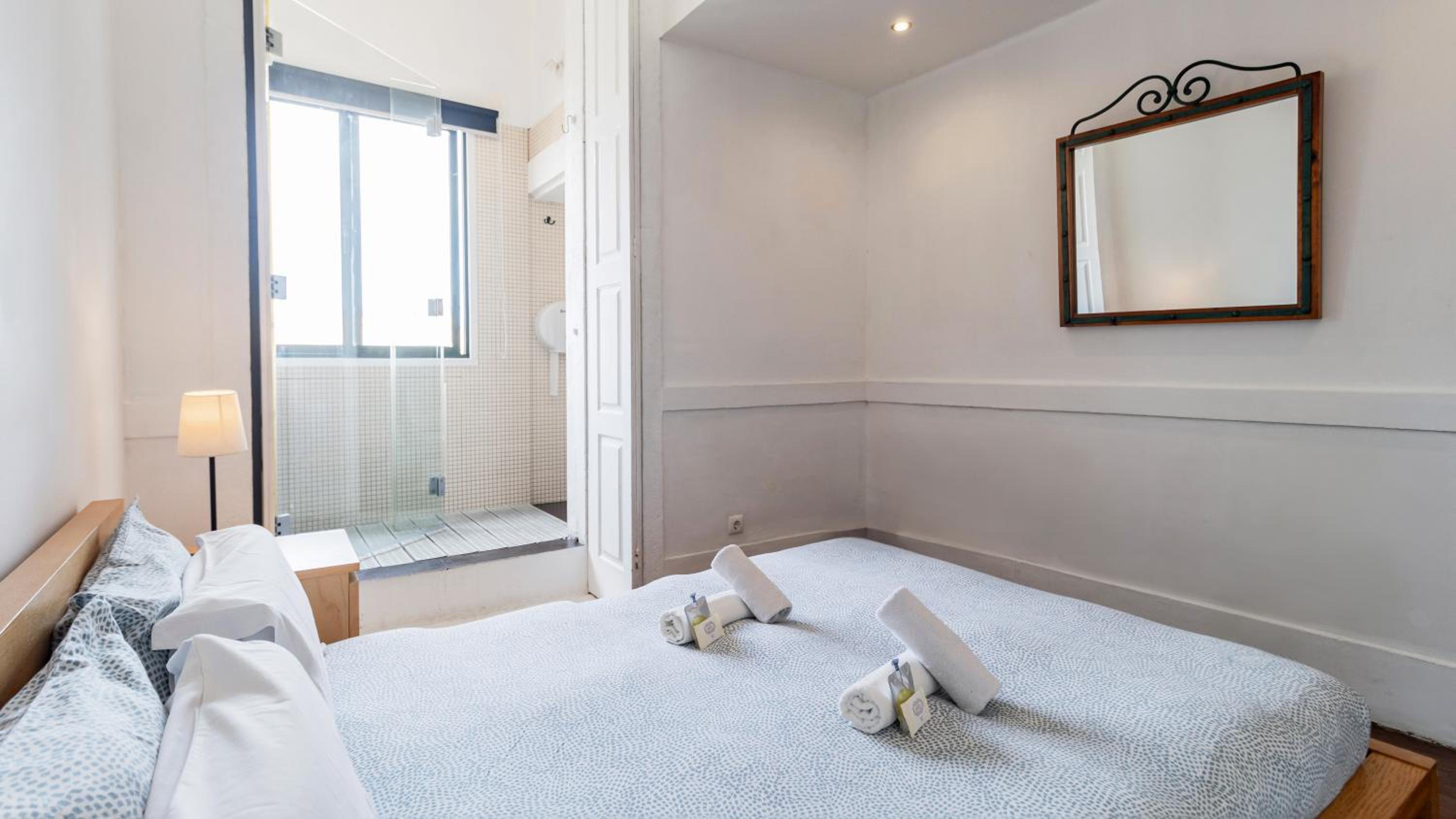 Double Room with Private Bathroom - Photo 1