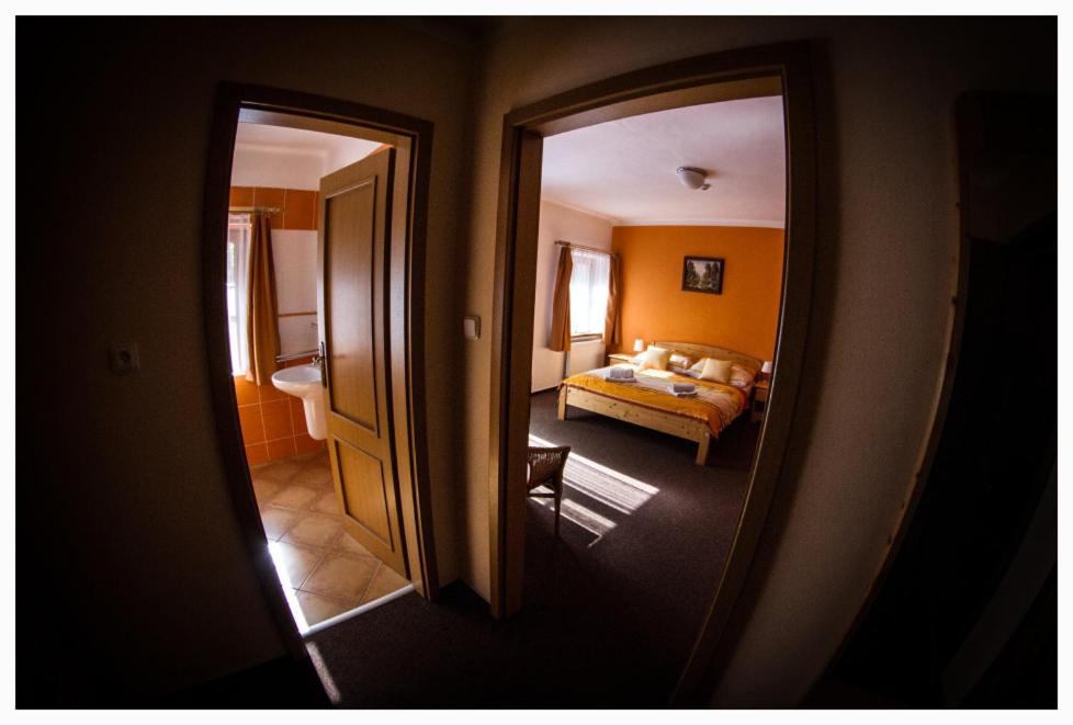 Deluxe Double Room (2 Adults + 1 Child) photo 3