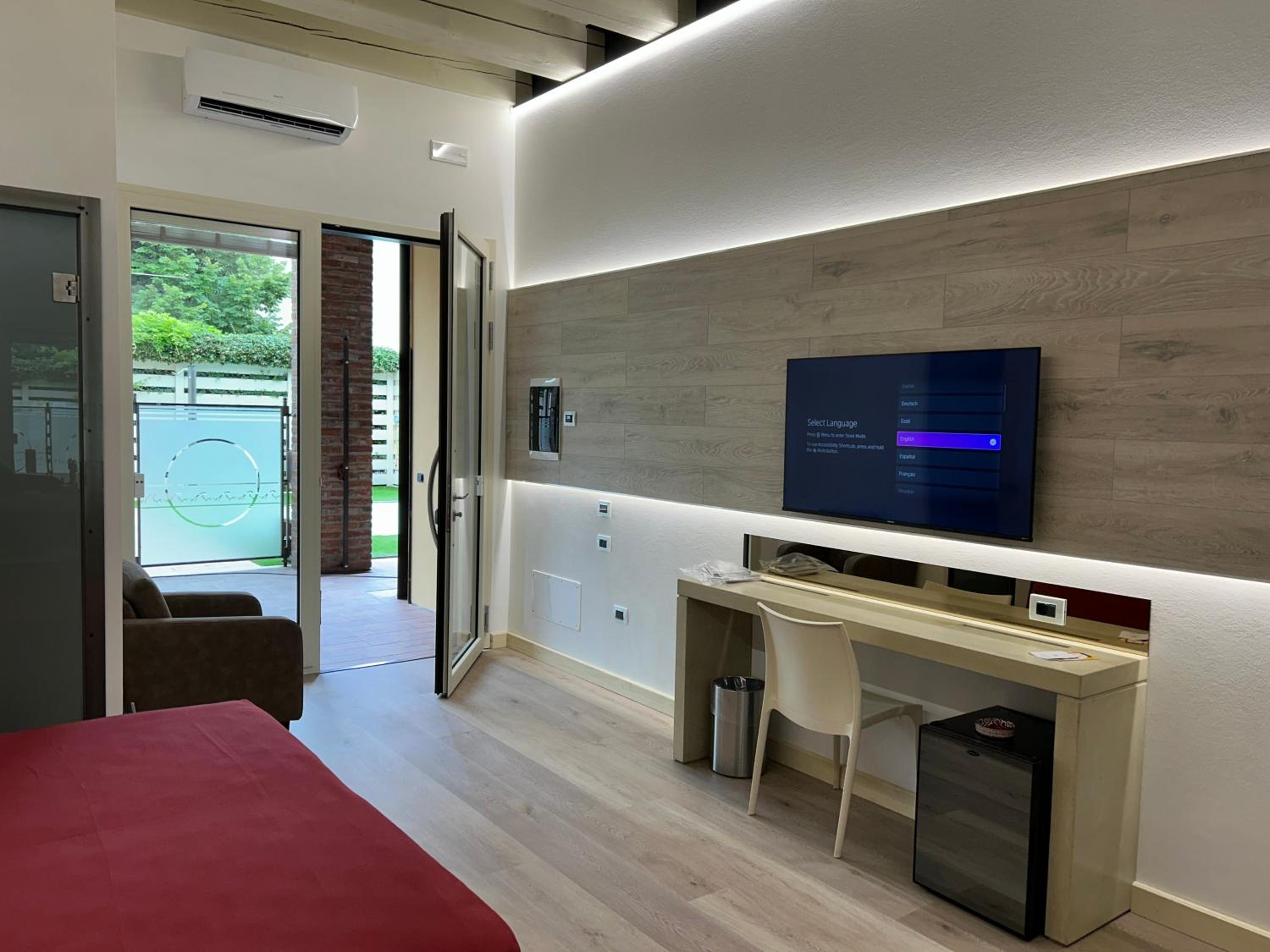 Double Room with Pool View - Photo 1