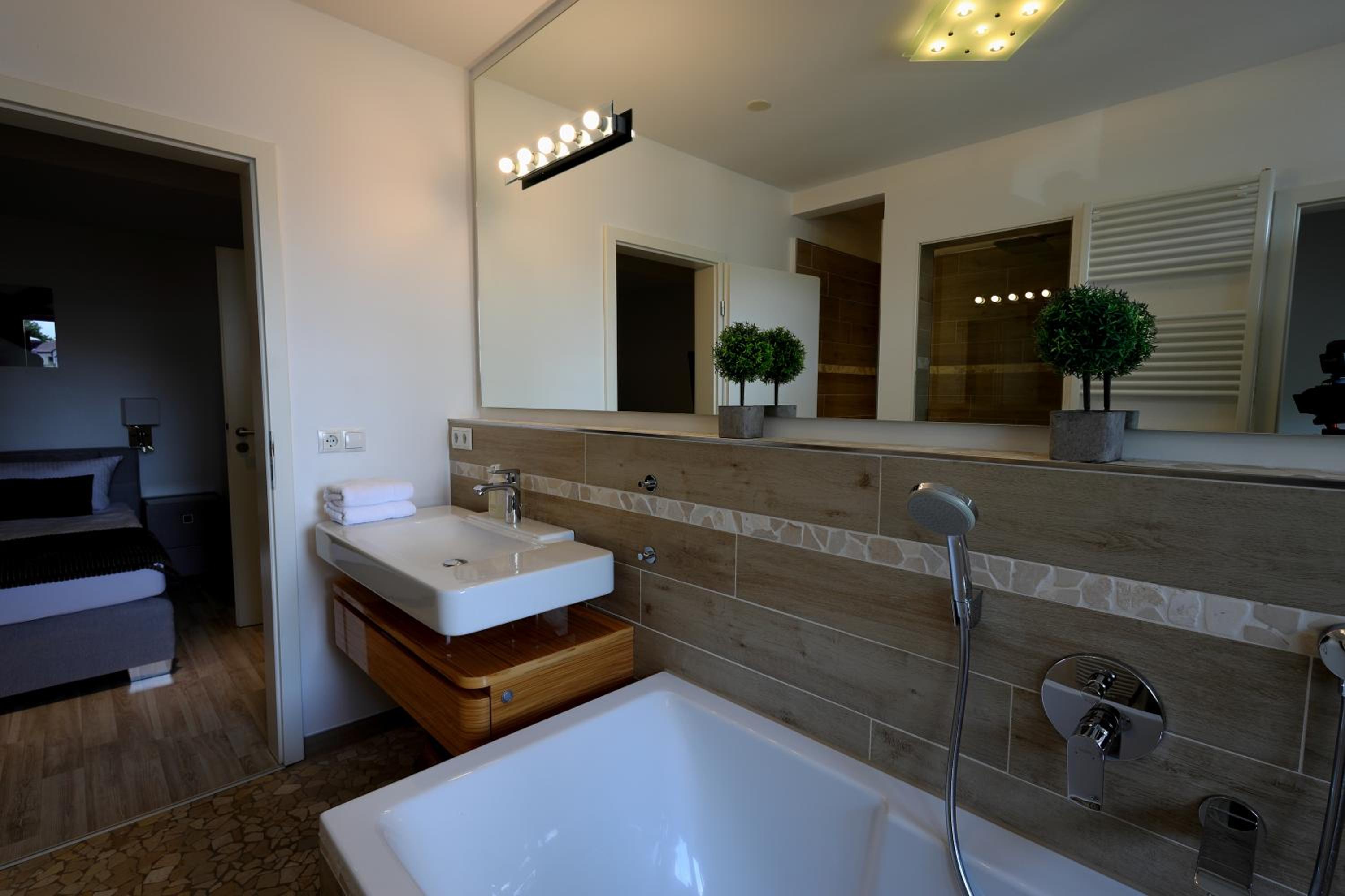 Family Suite thumbnail 6