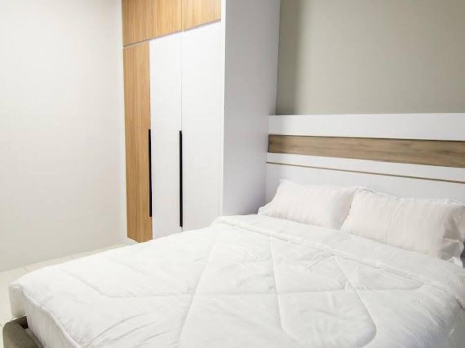 Three-Bedroom Apartment photo 2