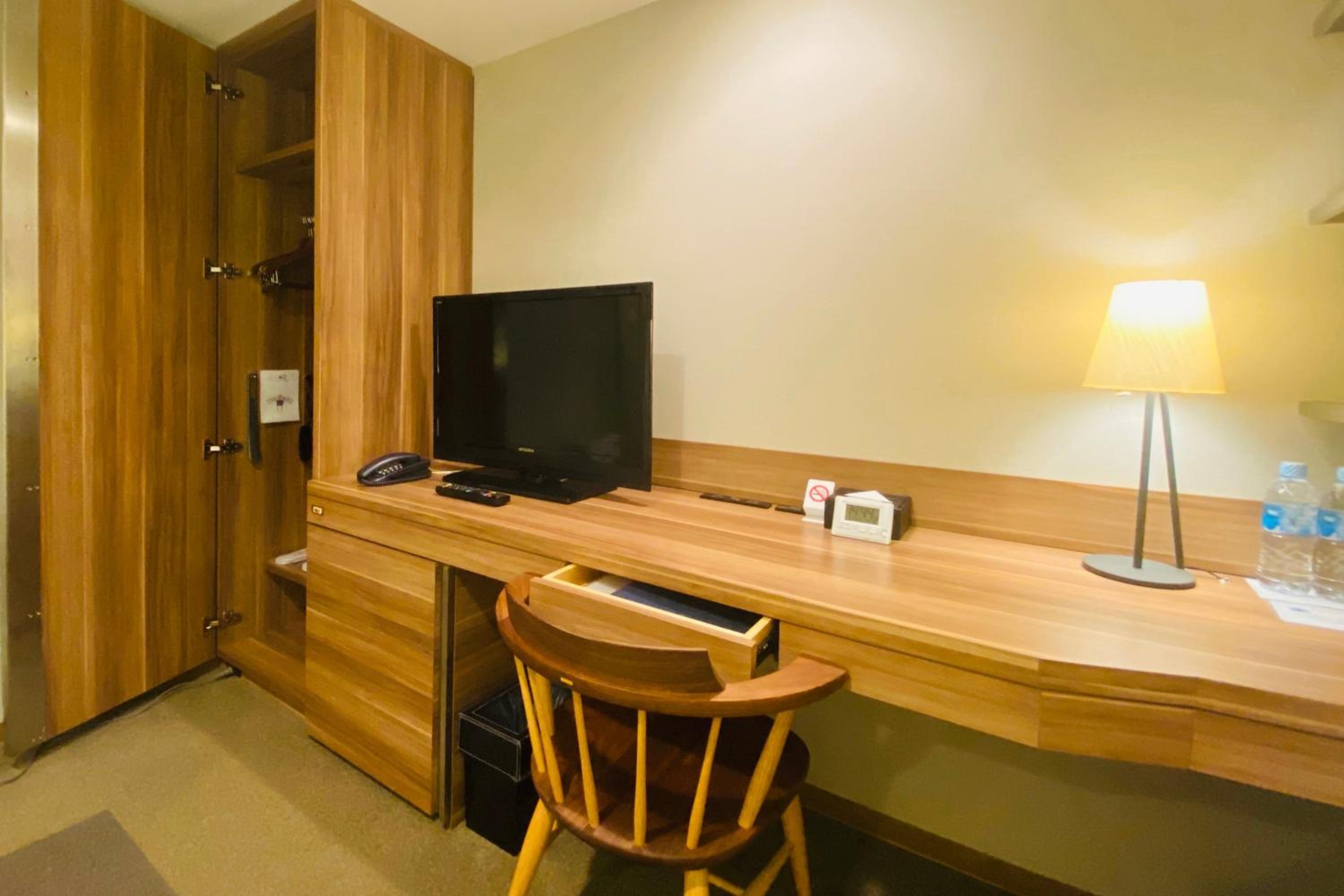 Standard Twin Room - Non-Smoking - Photo 2