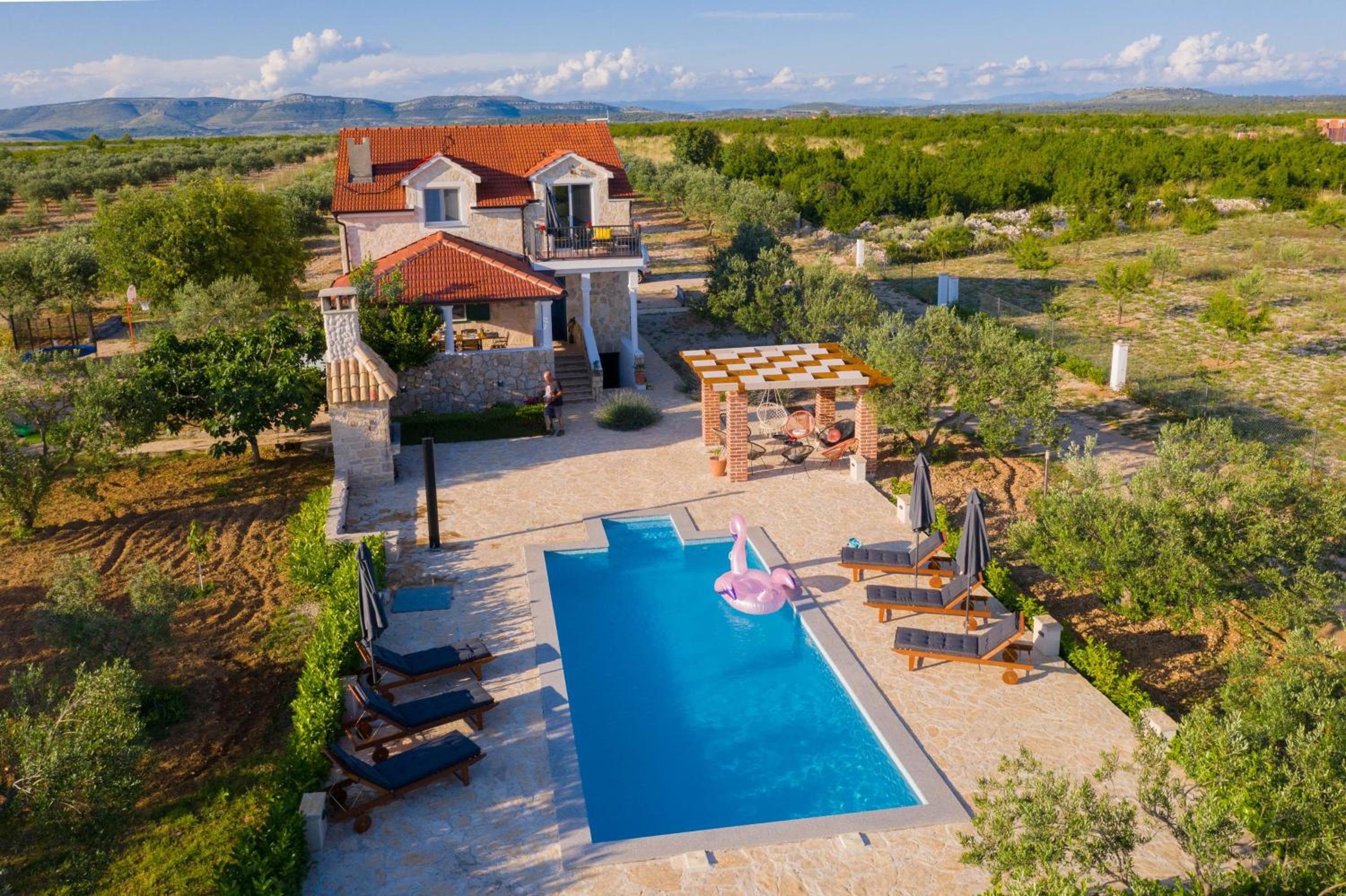 Three-Bedroom Villa photo 2