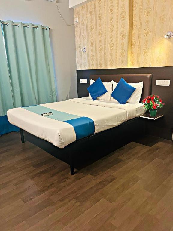Deluxe Room (2 Adults + 1 Child) photo 3