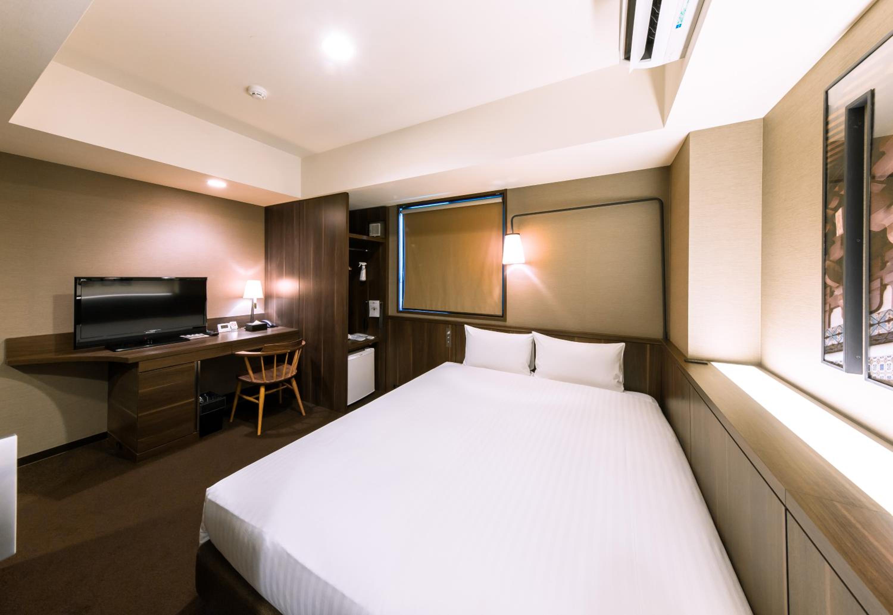 Double Room - Non-Smoking  - Photo 6