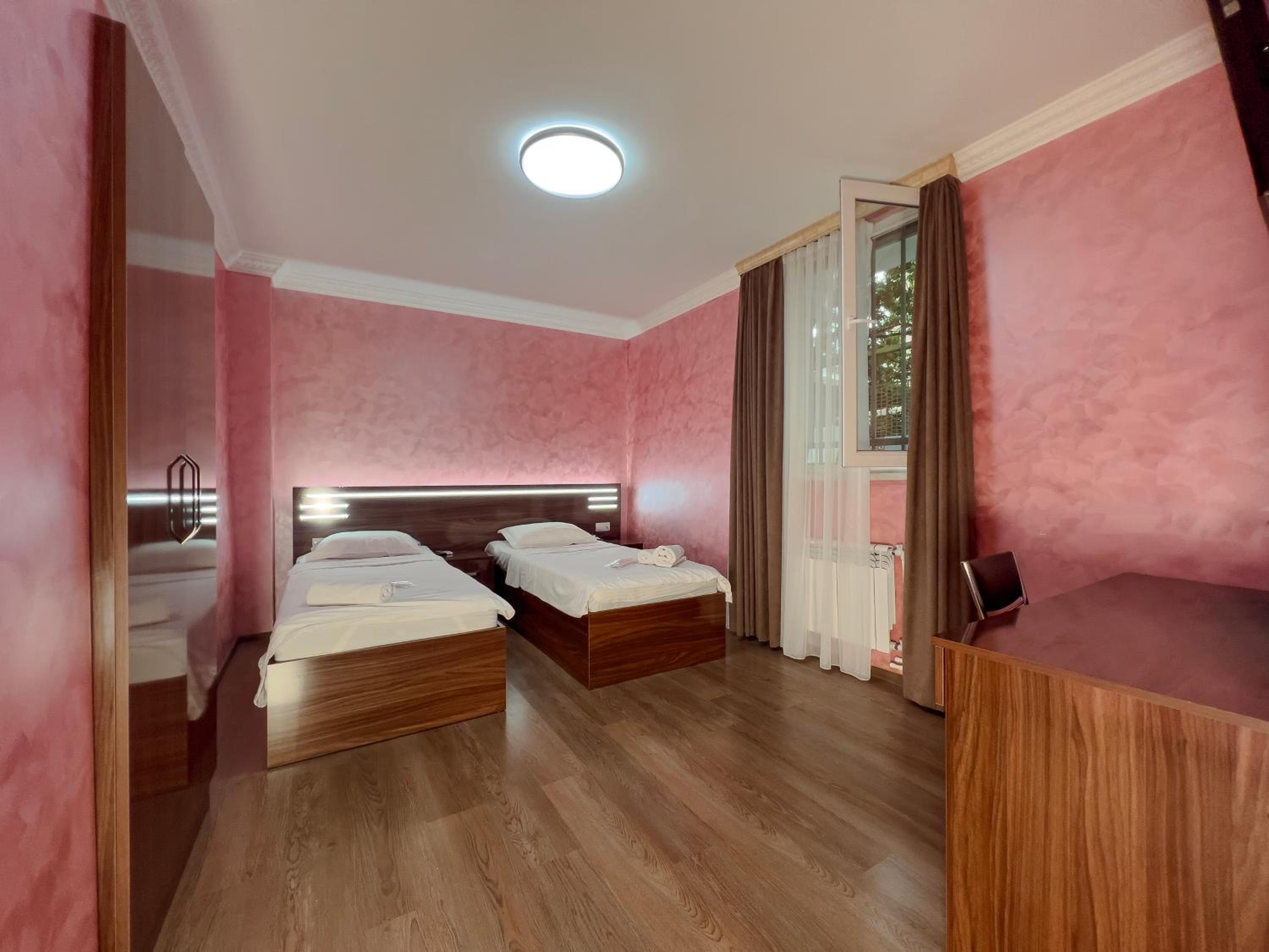 Deluxe Twin Room photo 2