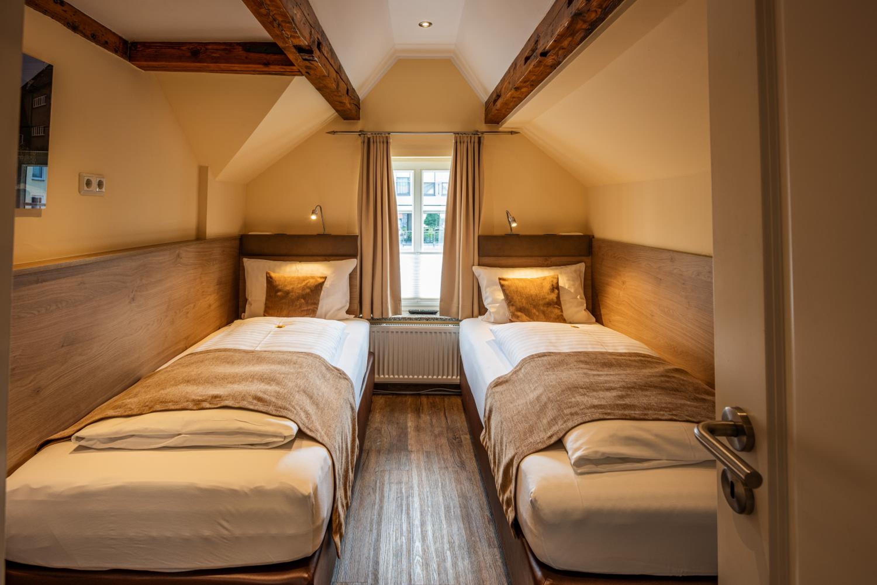 One-Bedroom Apartment with Balcony