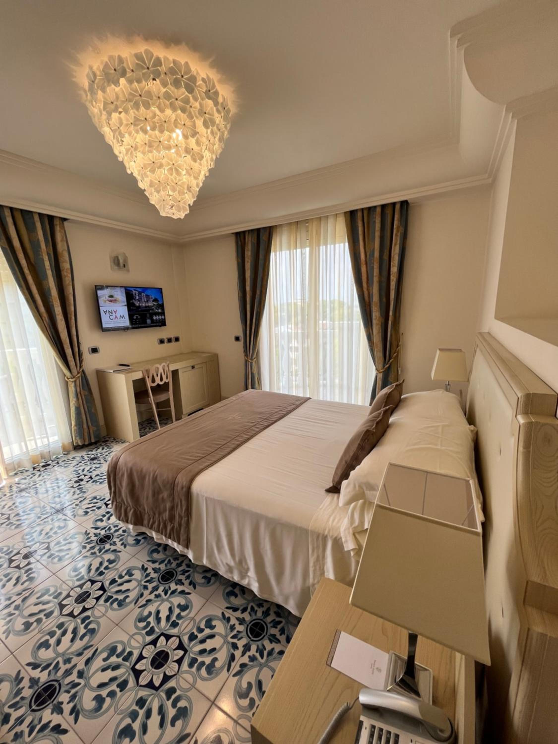Queen Room with Garden View