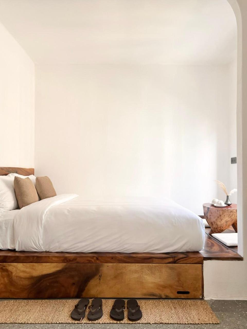 Standard Double Room - Photo 2