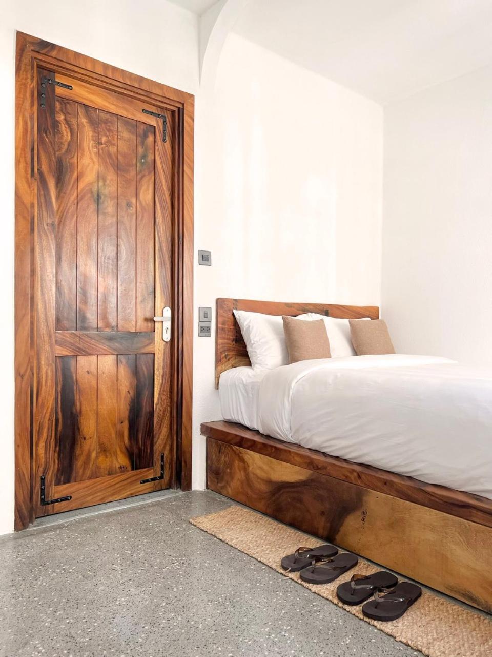 Standard Double Room - Photo 1