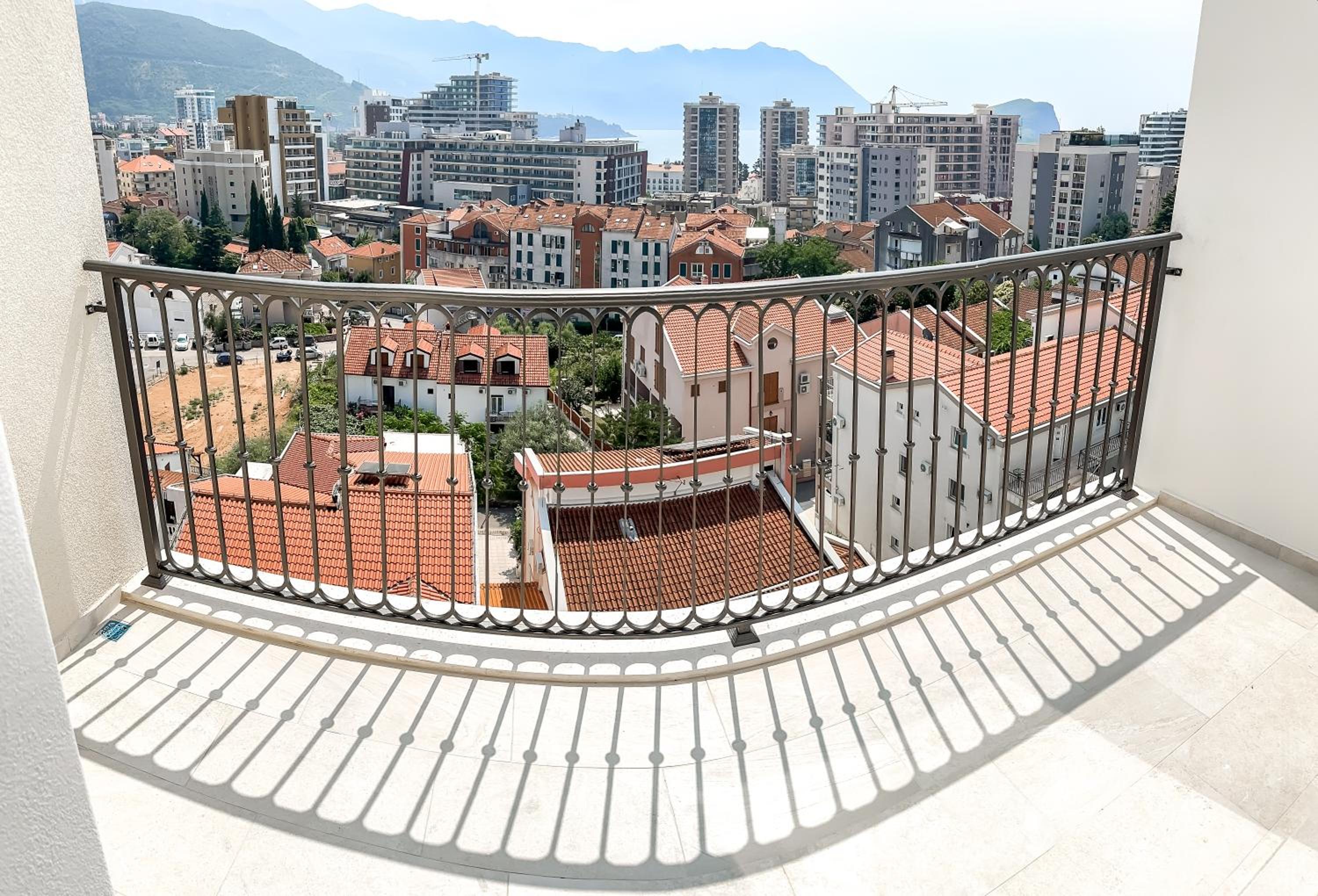 Standard Double or Twin Room with Balcony - Photo 11