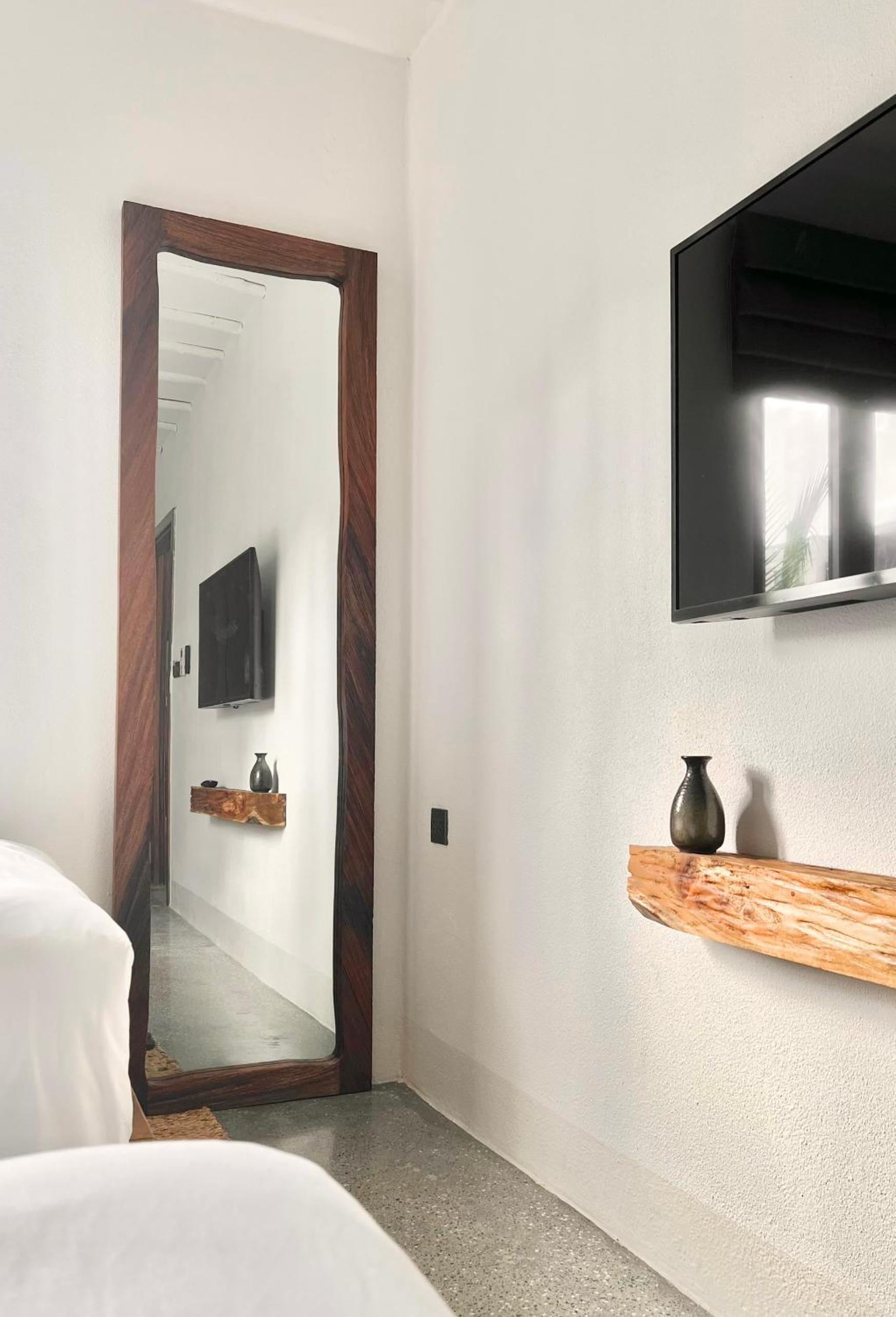 Standard Twin Room - Photo 2