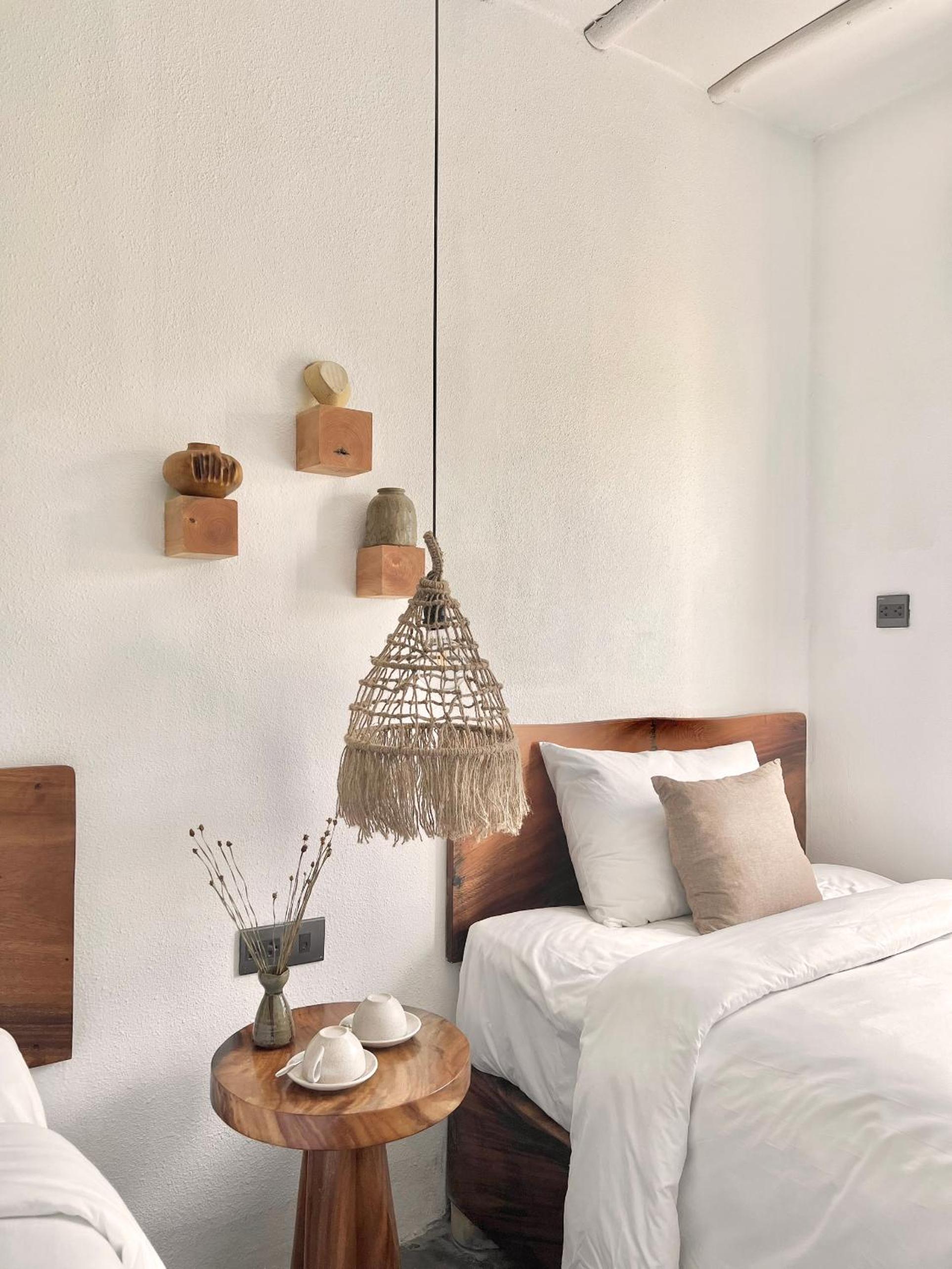 Standard Twin Room - Photo 4