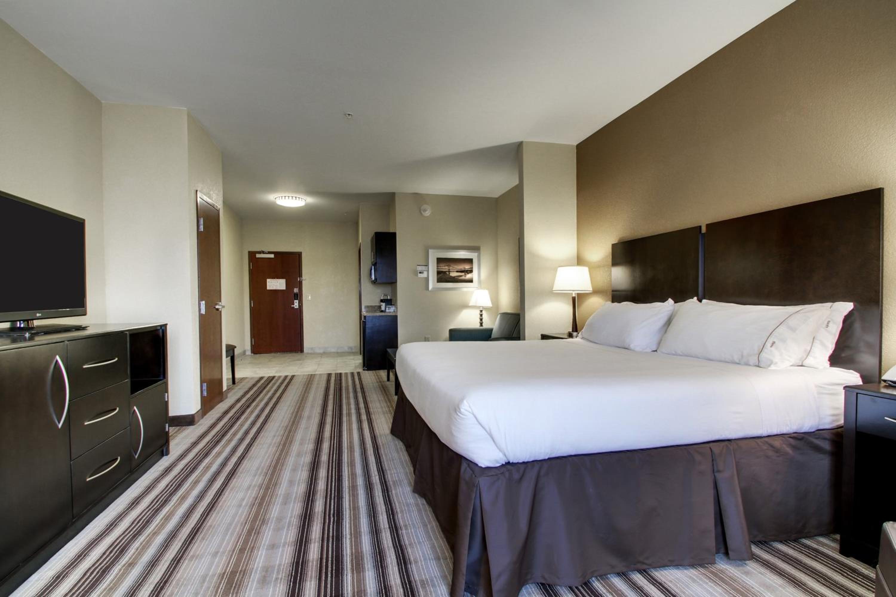 King Room - Mobility Access/Hearing Accessible