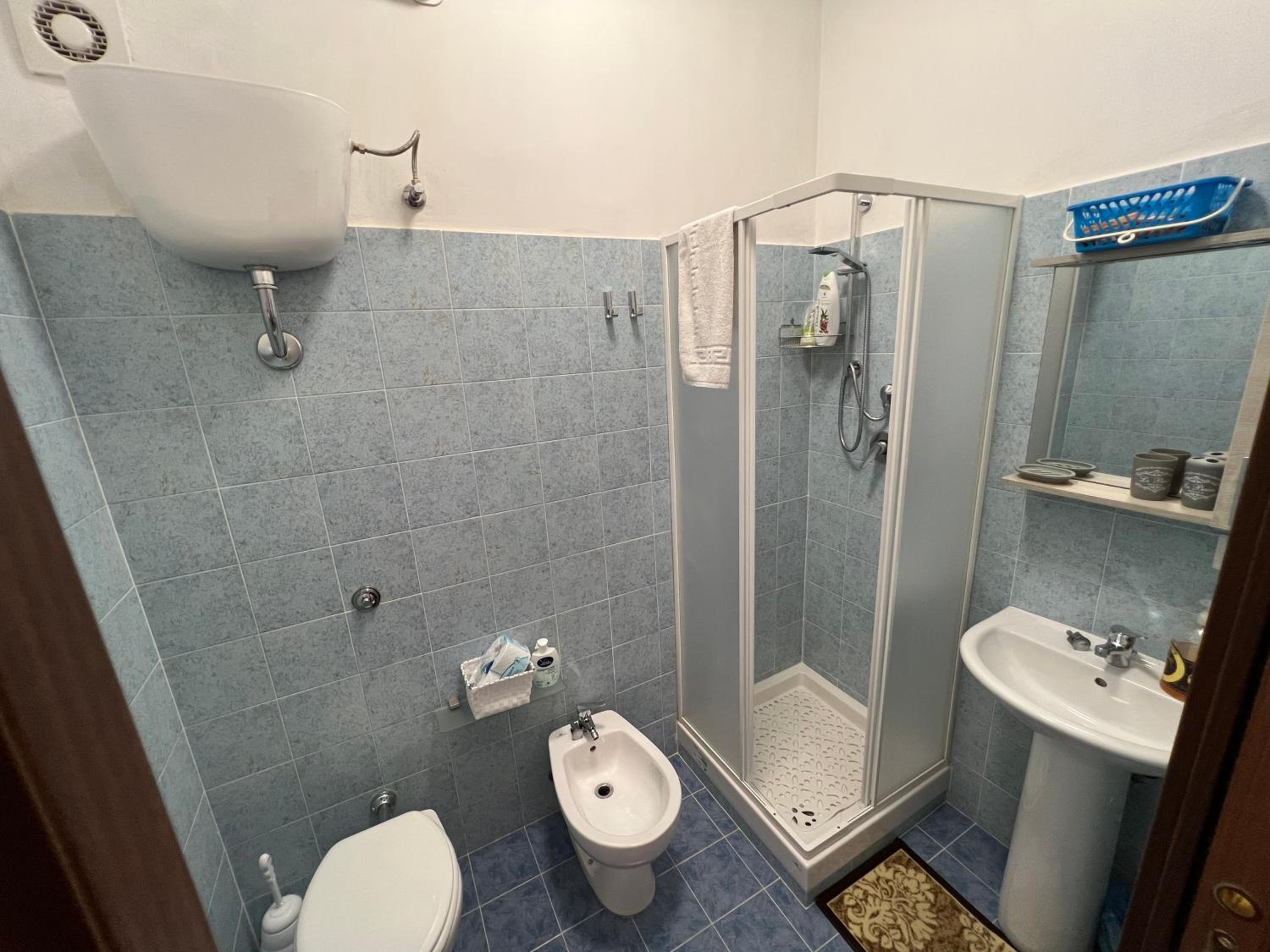 Deluxe Double Room with Balcony - Photo 6