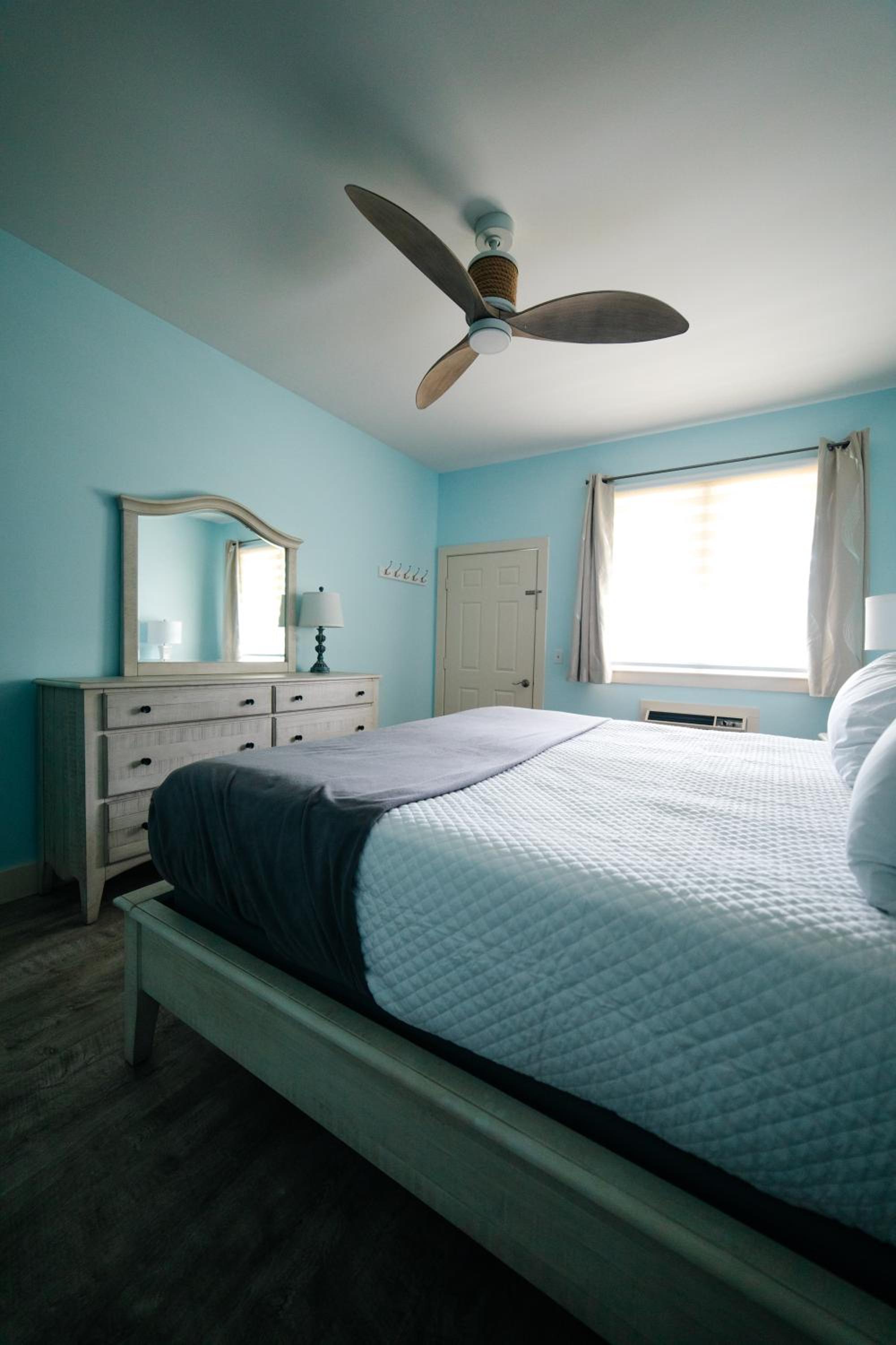 Deluxe King Room photo 3