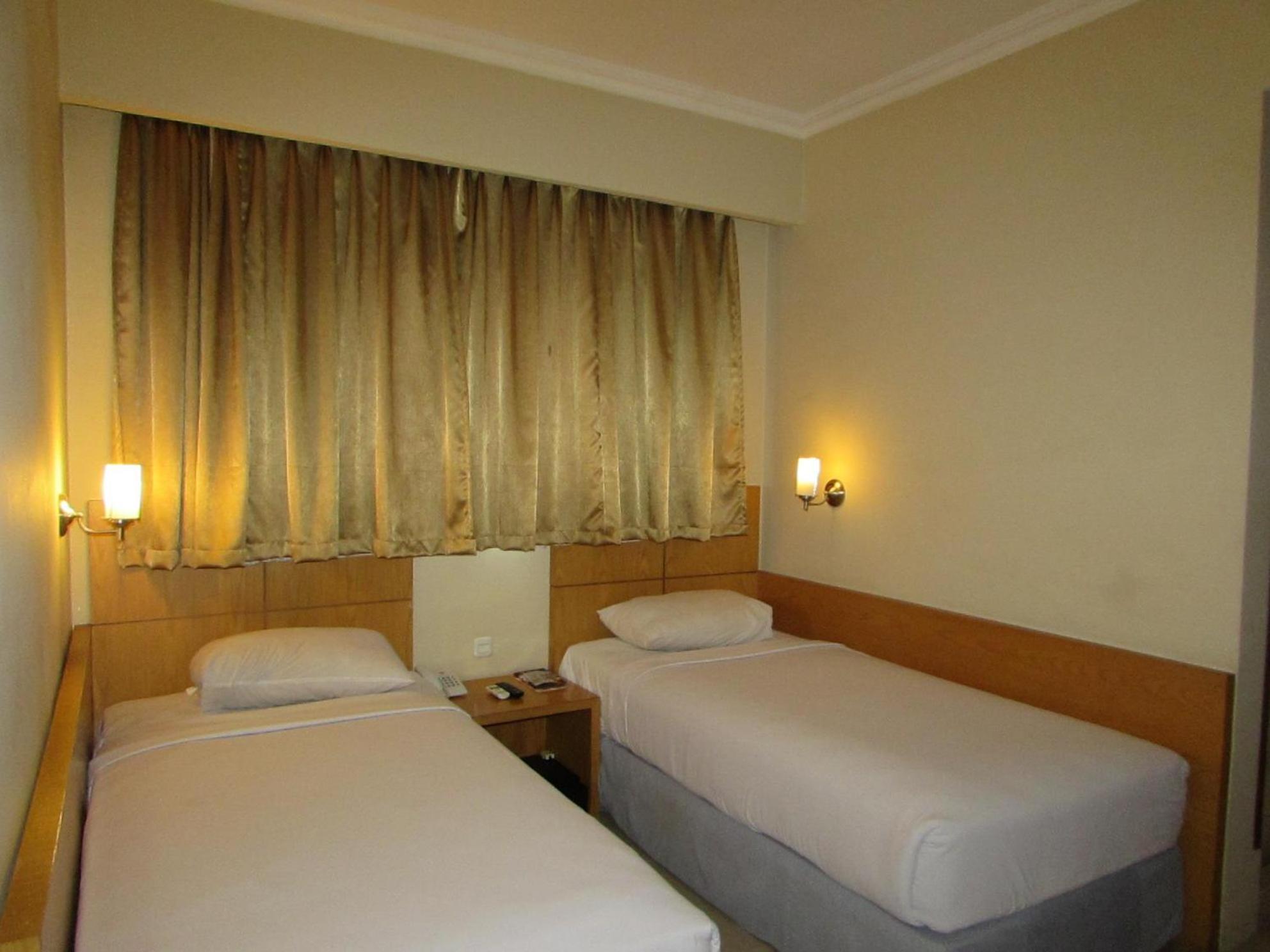 Standard Double or Twin Room - Photo 6