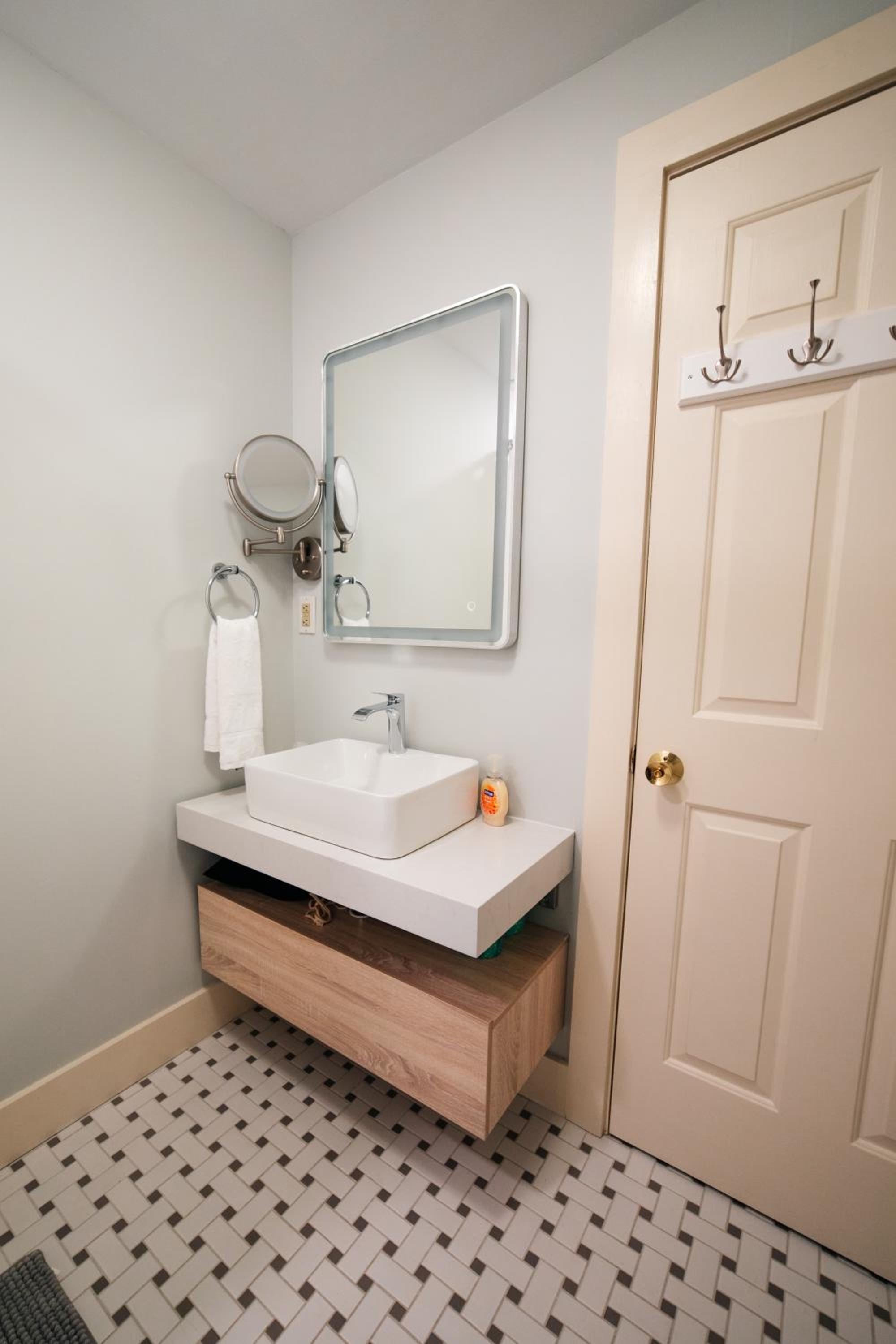 Deluxe King Room photo 2