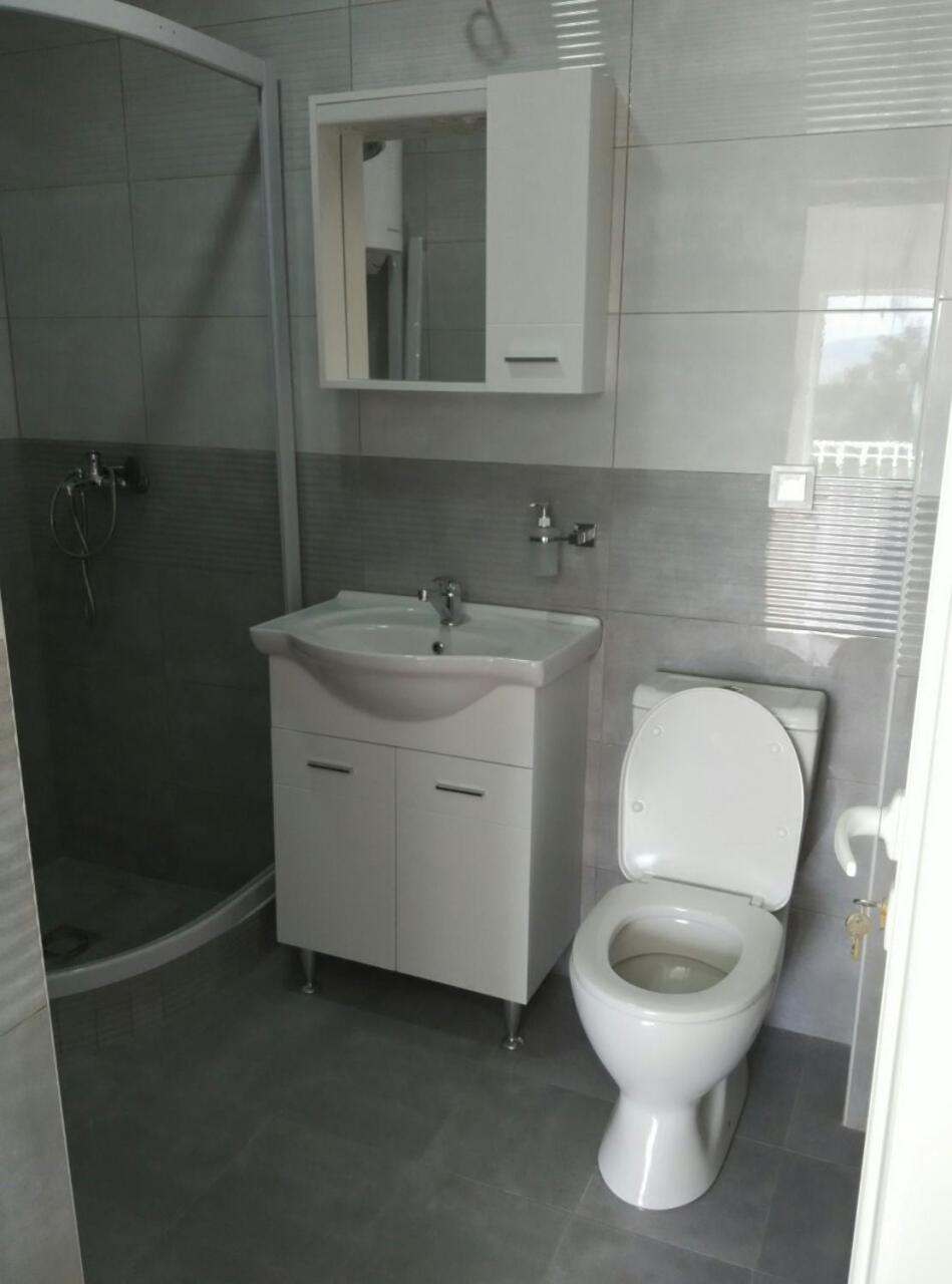 Standard Twin Room with Shared Bathroom photo 3