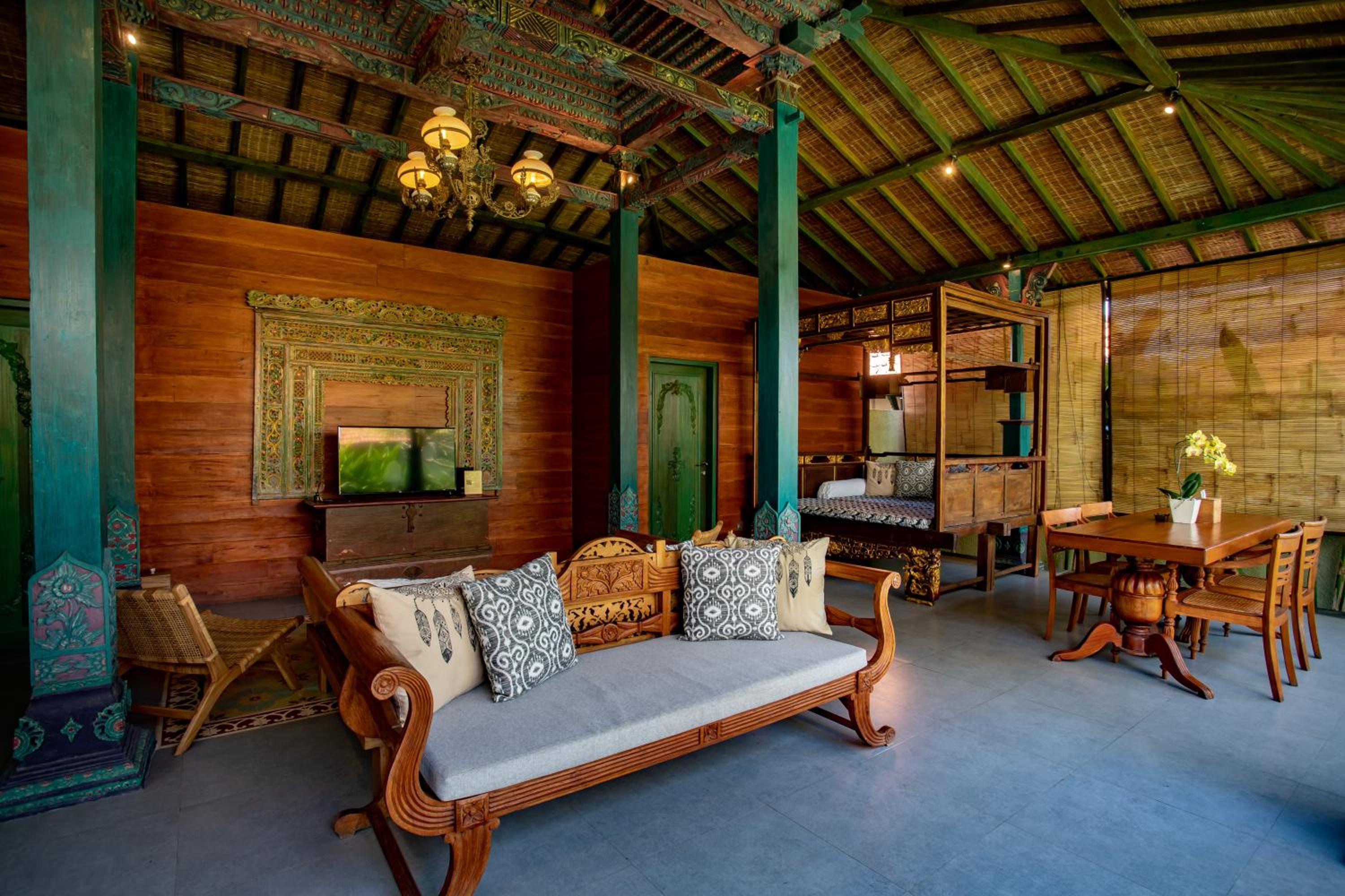 Two-Bedroom Villa with Private Pool - Photo 2