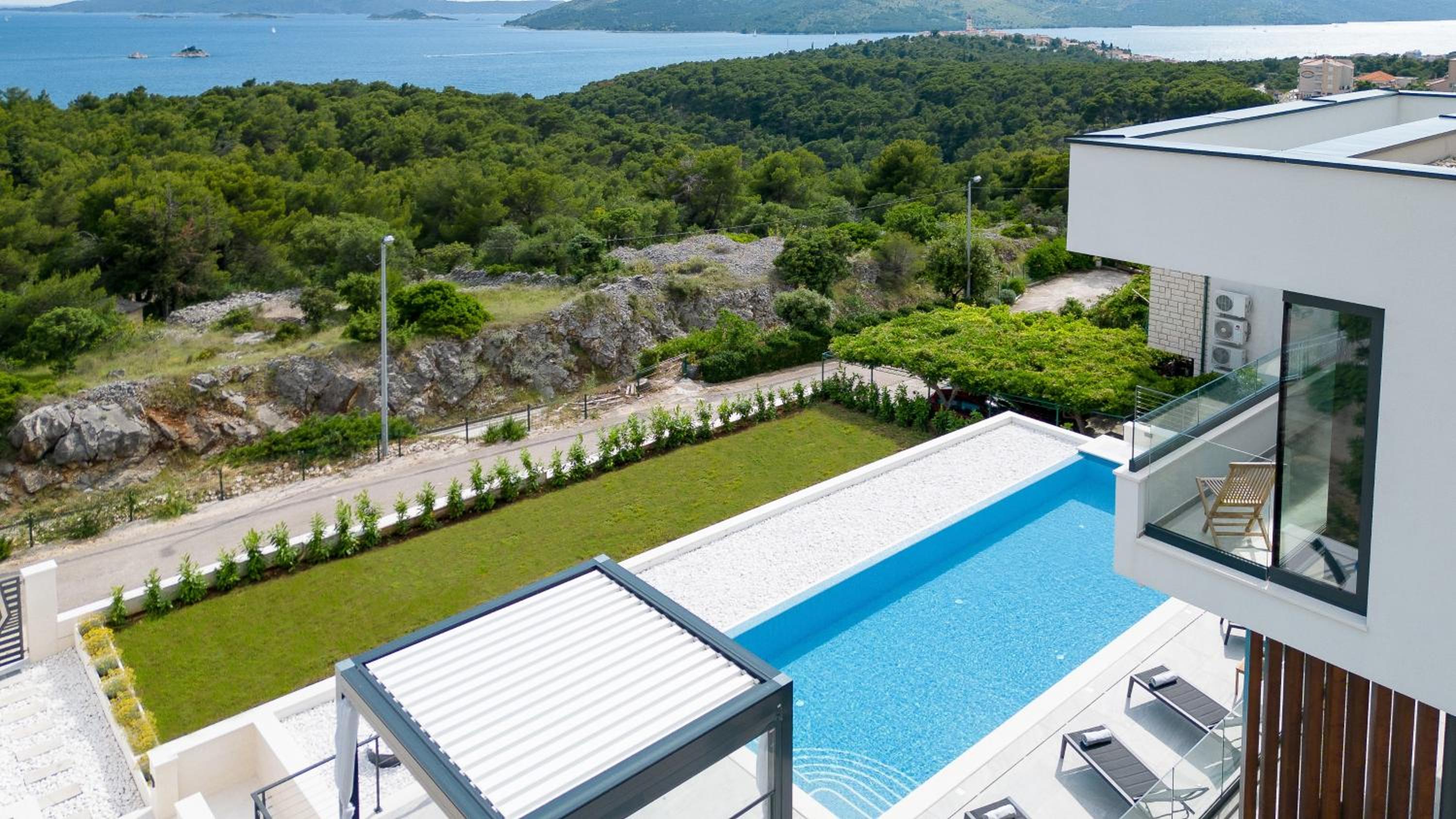 Villa photo 3