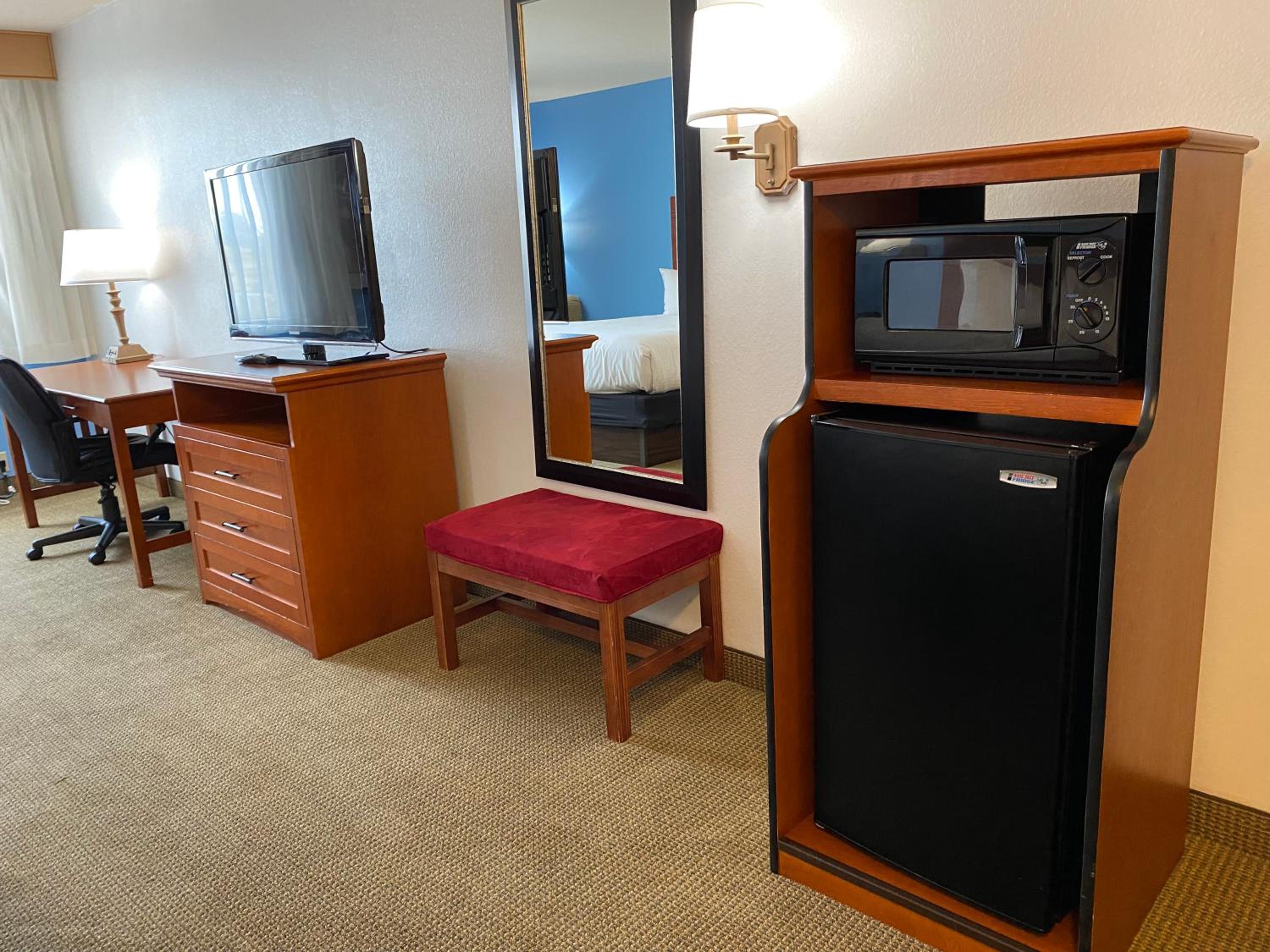 King Room - Non-Smoking photo 1