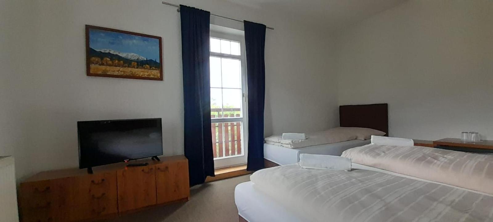 Triple Room (3 Adults + 1 Child) - Photo 2