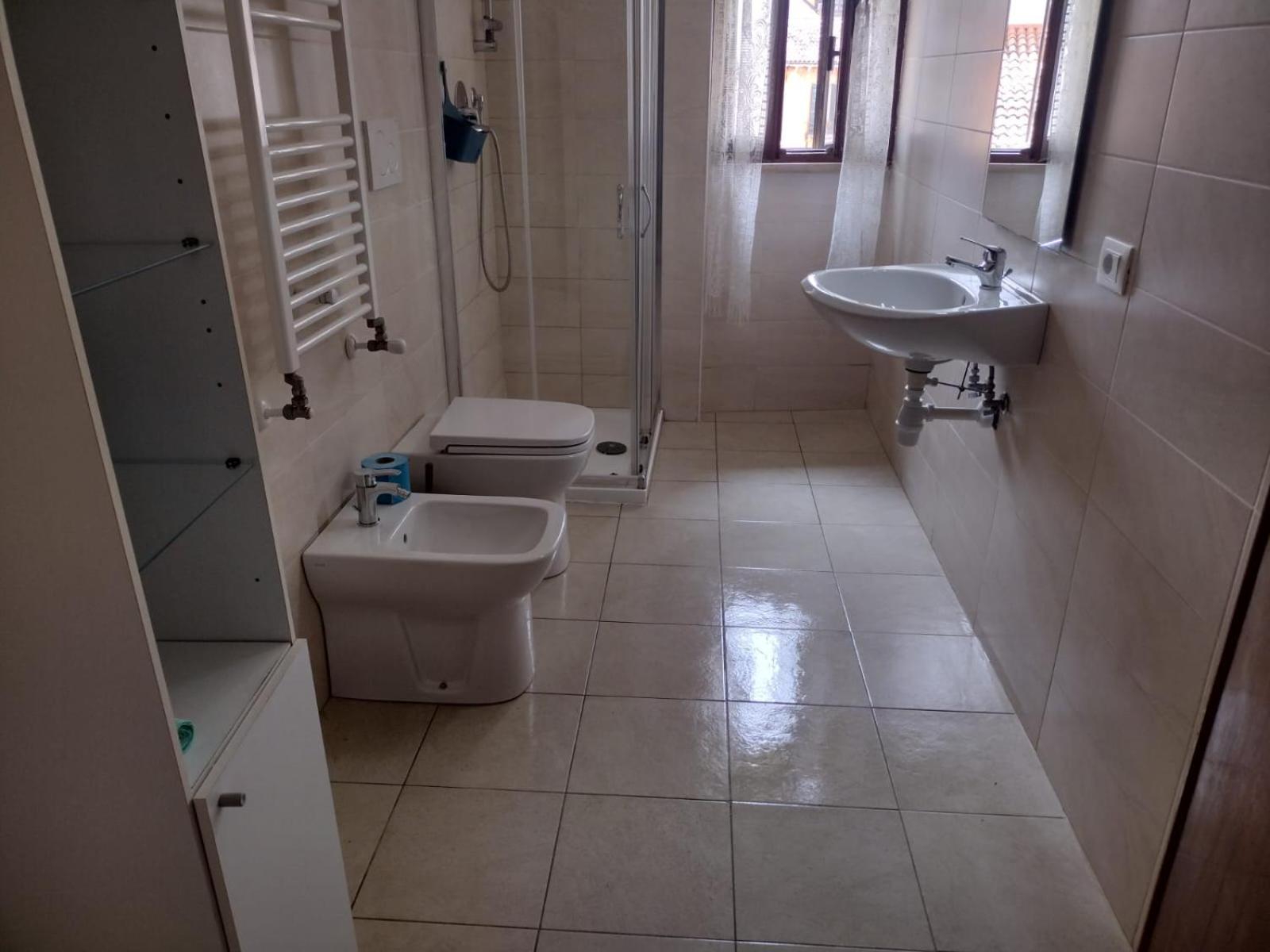 Single Room With Shared Bathroom photo 3