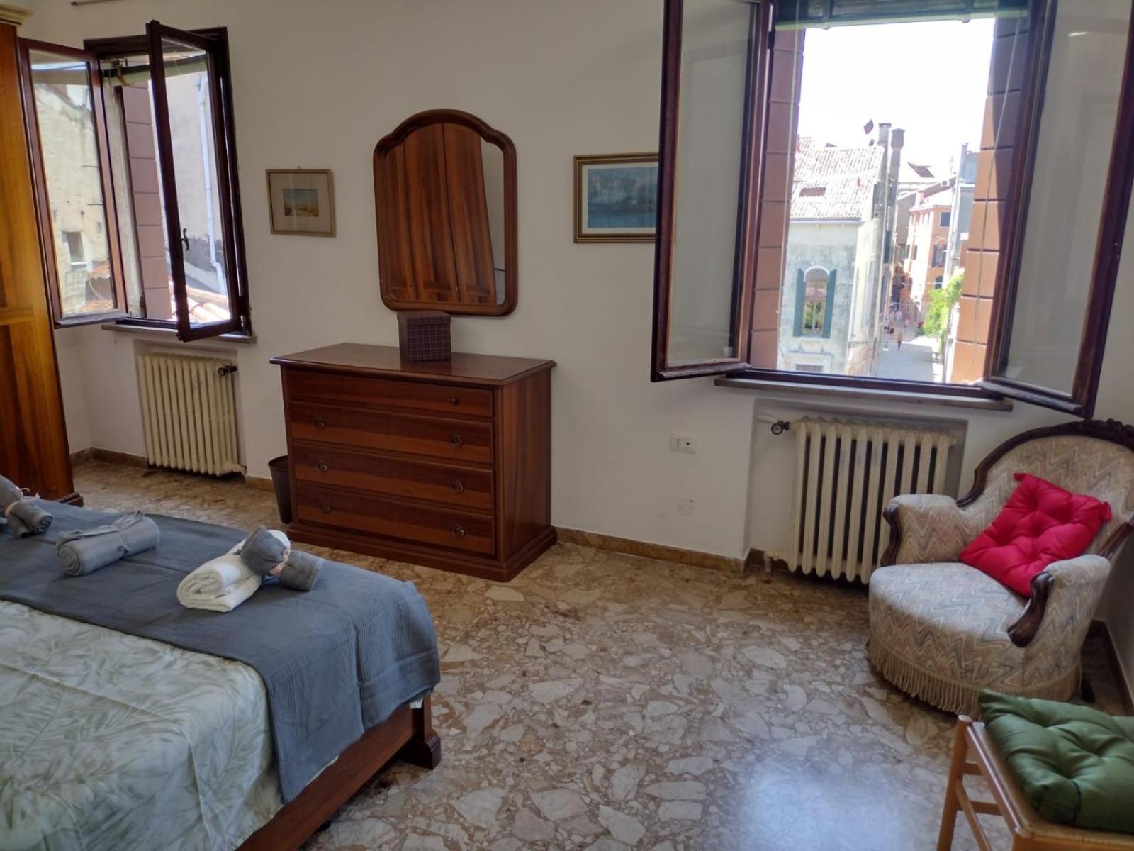 Double Room With Shared Bathroom photo 2