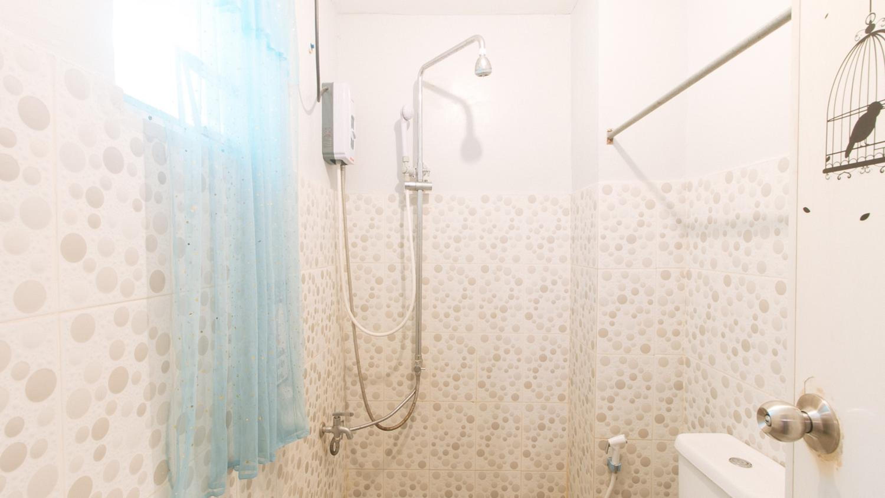 Standard Double Room - Photo 9