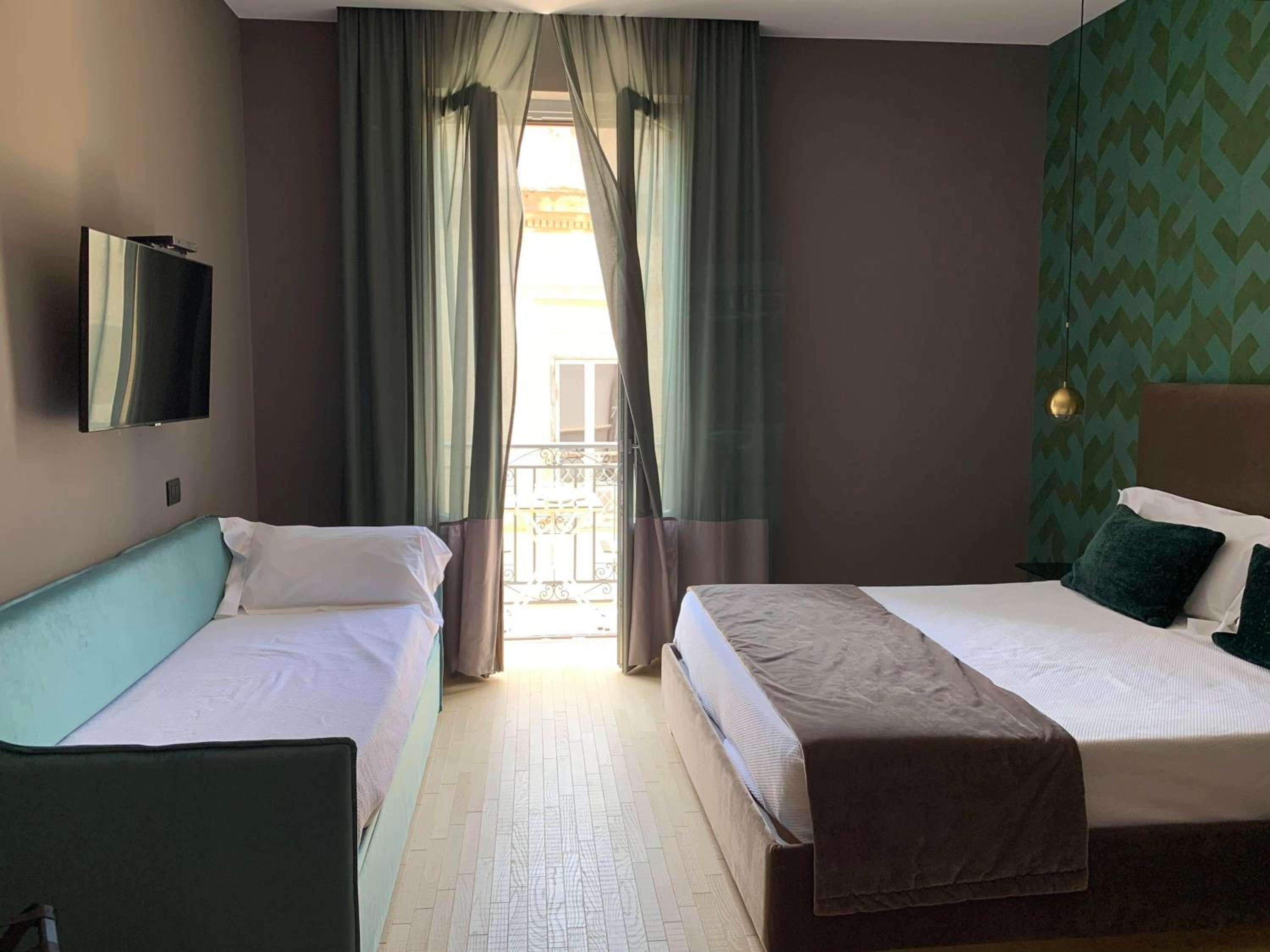 Deluxe Triple Room photo 2